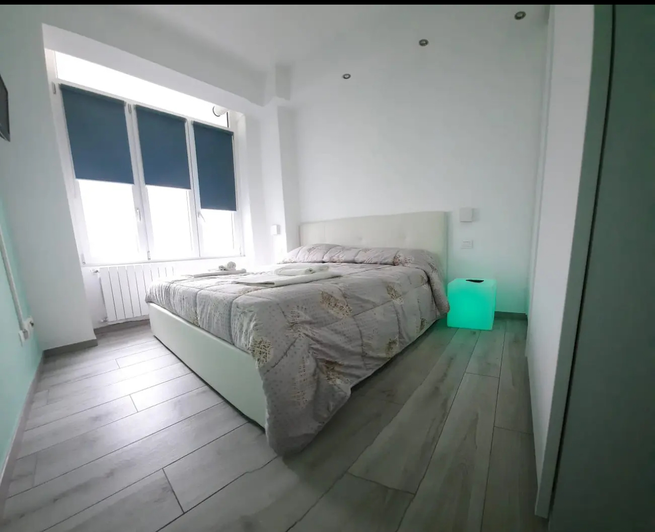 System.Collections.Generic.List`1[BluePillow.Application.SearchEngine.Dto.PhotoDto]?.ElementAt(3)?.Caption