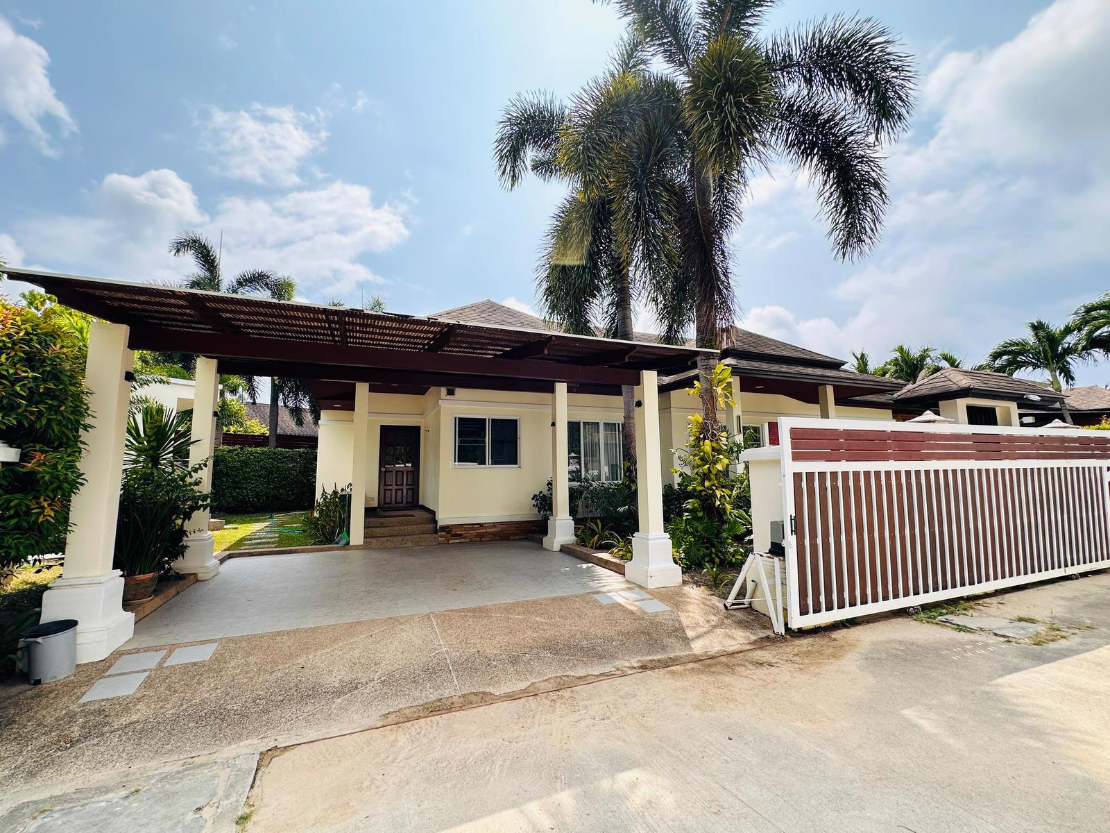 System.Collections.Generic.List`1[BluePillow.Application.SearchEngine.Dto.PhotoDto]?.ElementAt(1)?.Caption