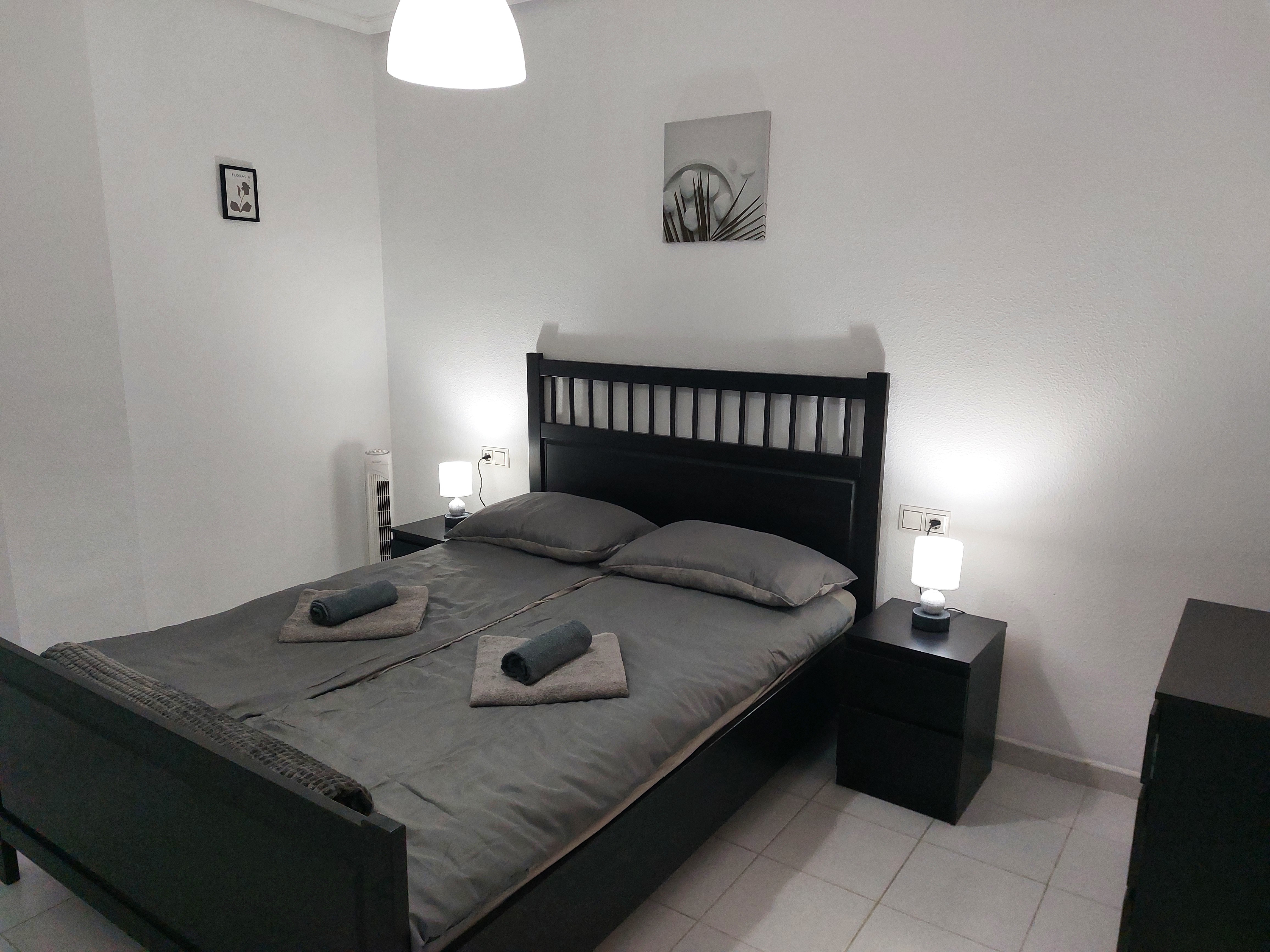 System.Collections.Generic.List`1[BluePillow.Application.SearchEngine.Dto.PhotoDto]?.ElementAt(3)?.Caption