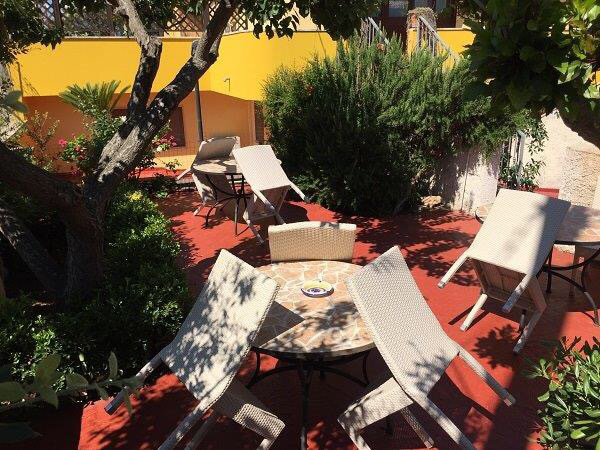 System.Collections.Generic.List`1[BluePillow.Application.SearchEngine.Dto.PhotoDto]?.ElementAt(1)?.Caption