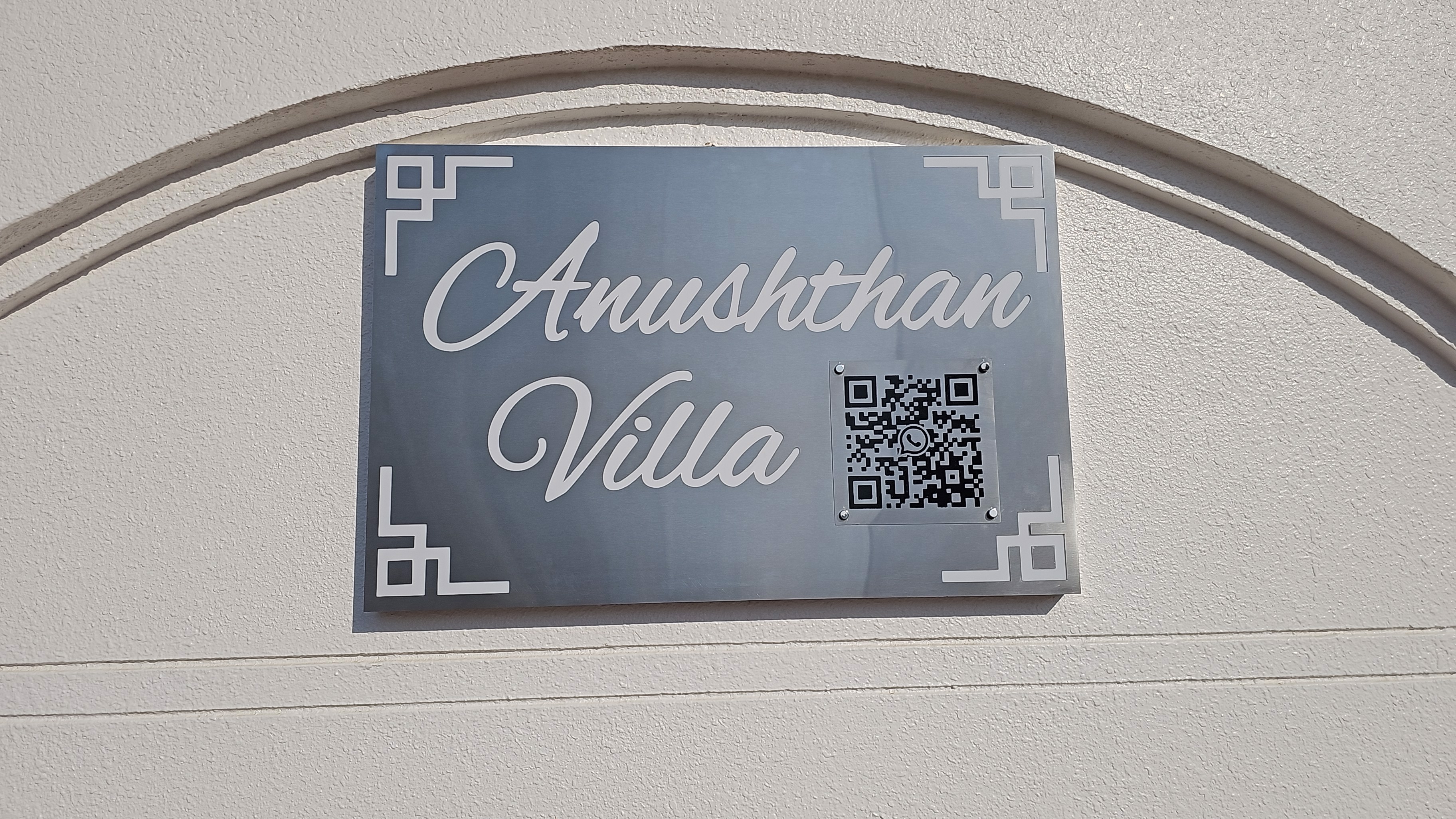 System.Collections.Generic.List`1[BluePillow.Application.SearchEngine.Dto.PhotoDto]?.ElementAt(3)?.Caption