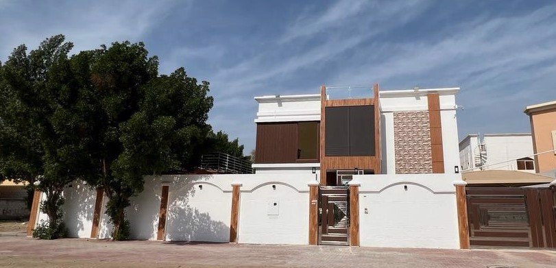 System.Collections.Generic.List`1[BluePillow.Application.SearchEngine.Dto.PhotoDto]?.ElementAt(0)?.Caption