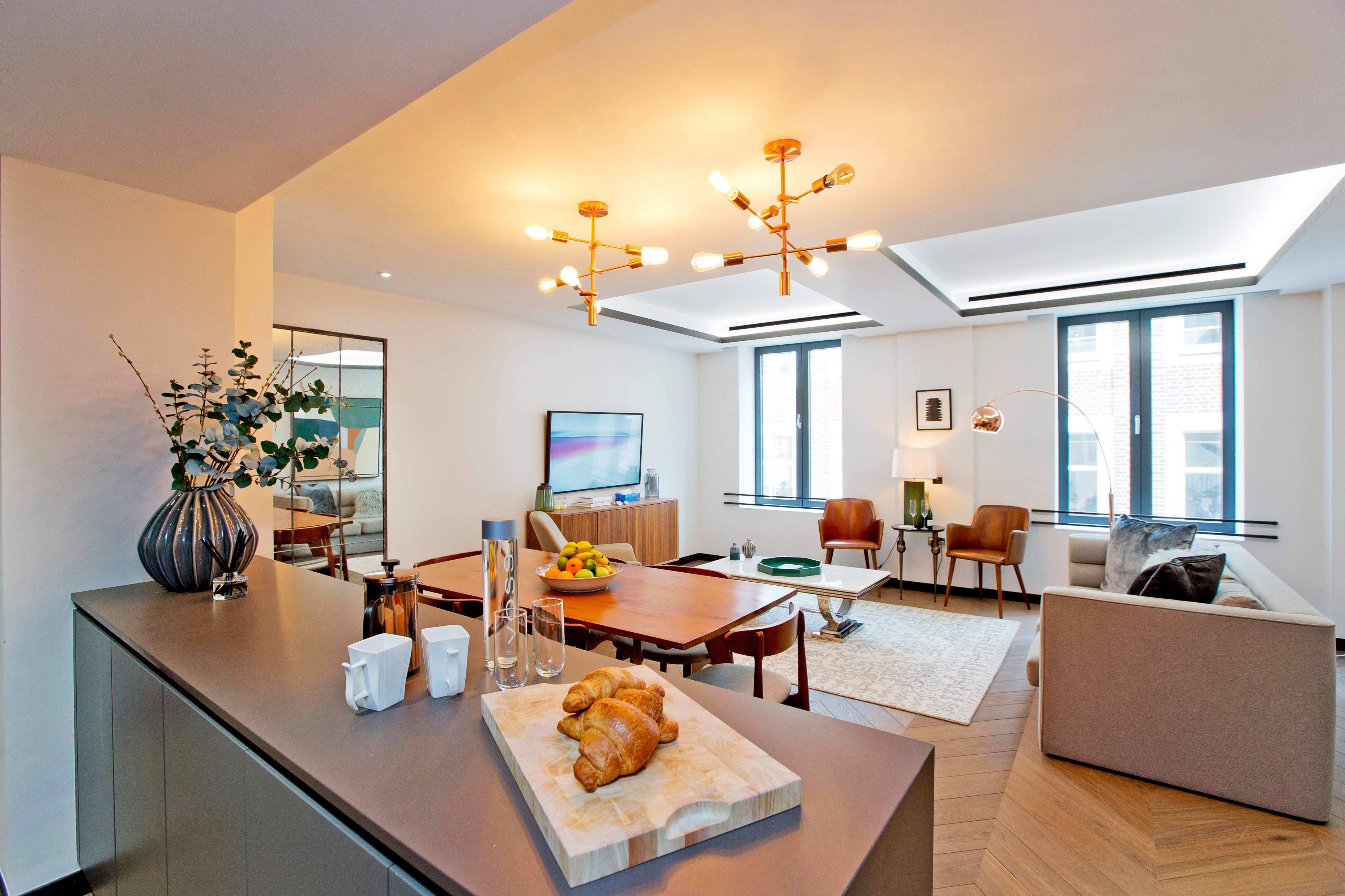 System.Collections.Generic.List`1[BluePillow.Application.SearchEngine.Dto.PhotoDto]?.ElementAt(1)?.Caption