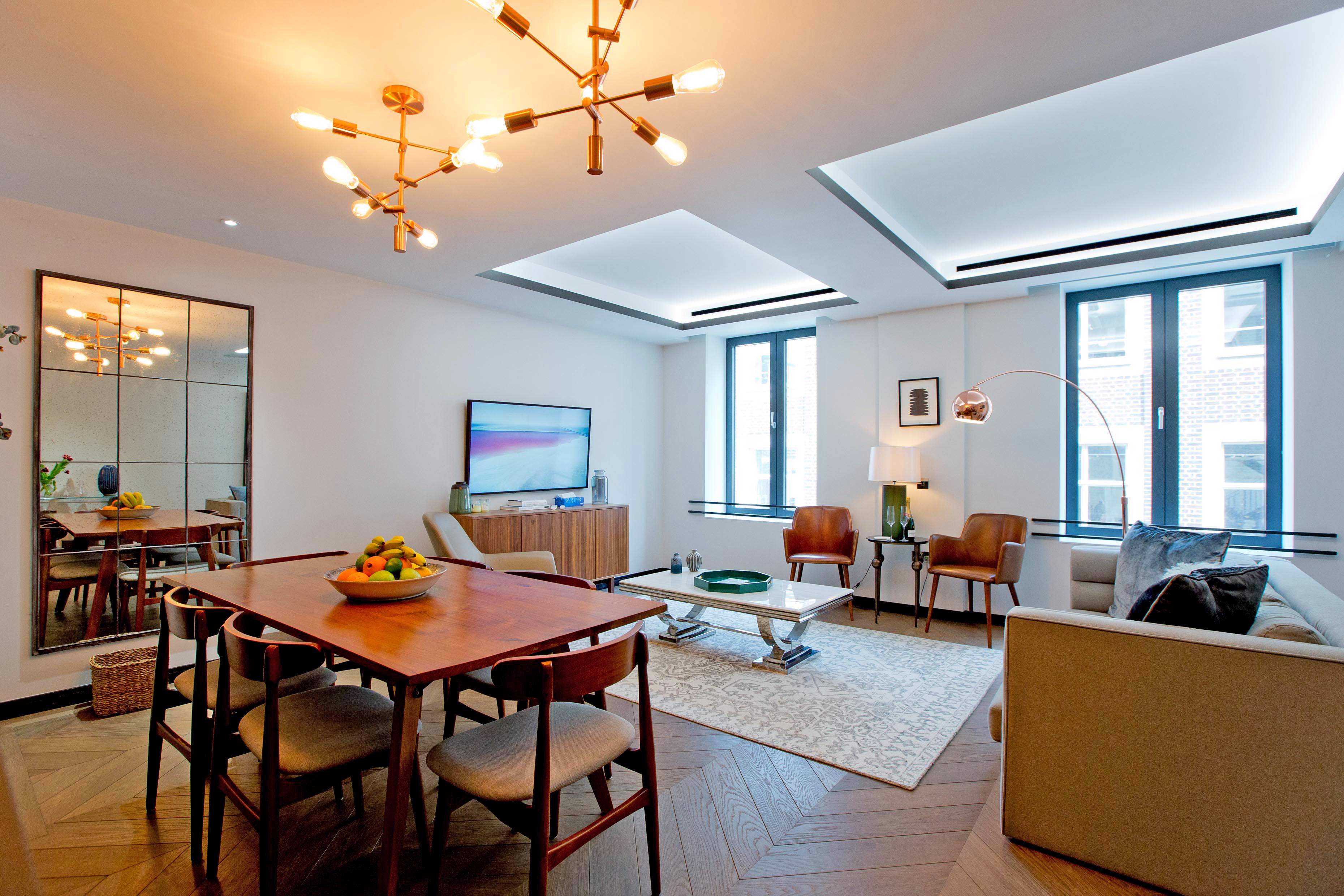 System.Collections.Generic.List`1[BluePillow.Application.SearchEngine.Dto.PhotoDto]?.ElementAt(3)?.Caption