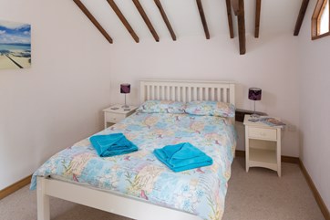 System.Collections.Generic.List`1[BluePillow.Application.SearchEngine.Dto.PhotoDto]?.ElementAt(1)?.Caption