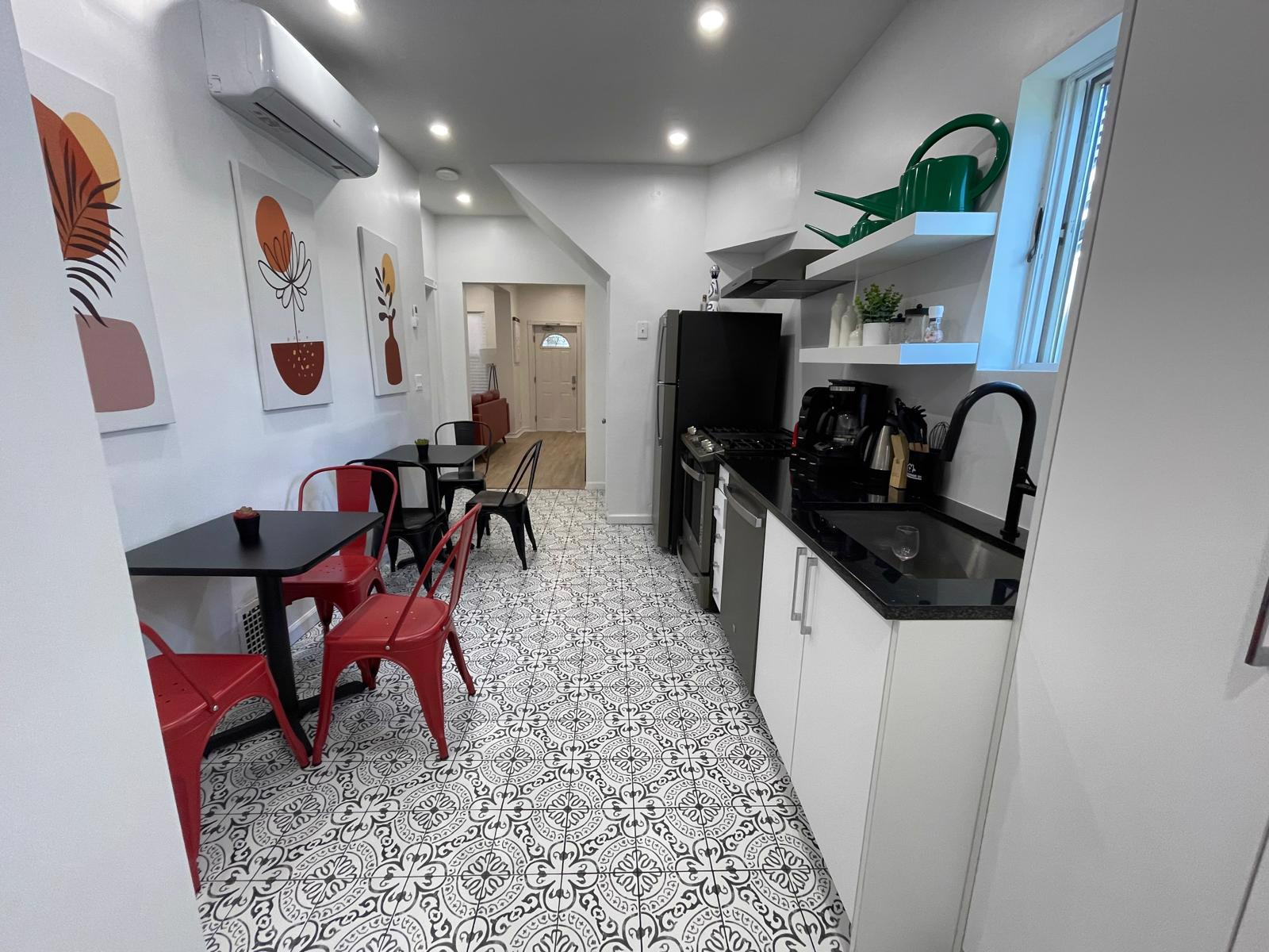 System.Collections.Generic.List`1[BluePillow.Application.SearchEngine.Dto.PhotoDto]?.ElementAt(2)?.Caption