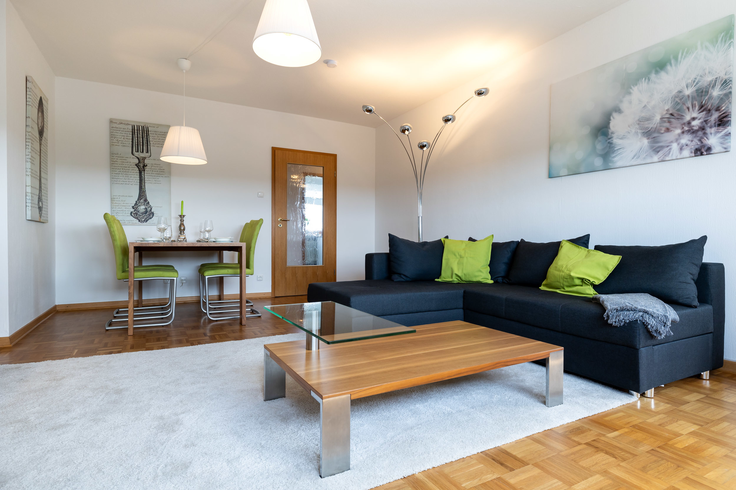 System.Collections.Generic.List`1[BluePillow.Application.SearchEngine.Dto.PhotoDto]?.ElementAt(2)?.Caption