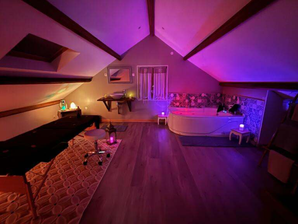 System.Collections.Generic.List`1[BluePillow.Application.SearchEngine.Dto.PhotoDto]?.ElementAt(0)?.Caption