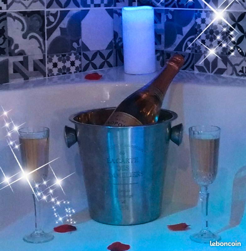 System.Collections.Generic.List`1[BluePillow.Application.SearchEngine.Dto.PhotoDto]?.ElementAt(2)?.Caption