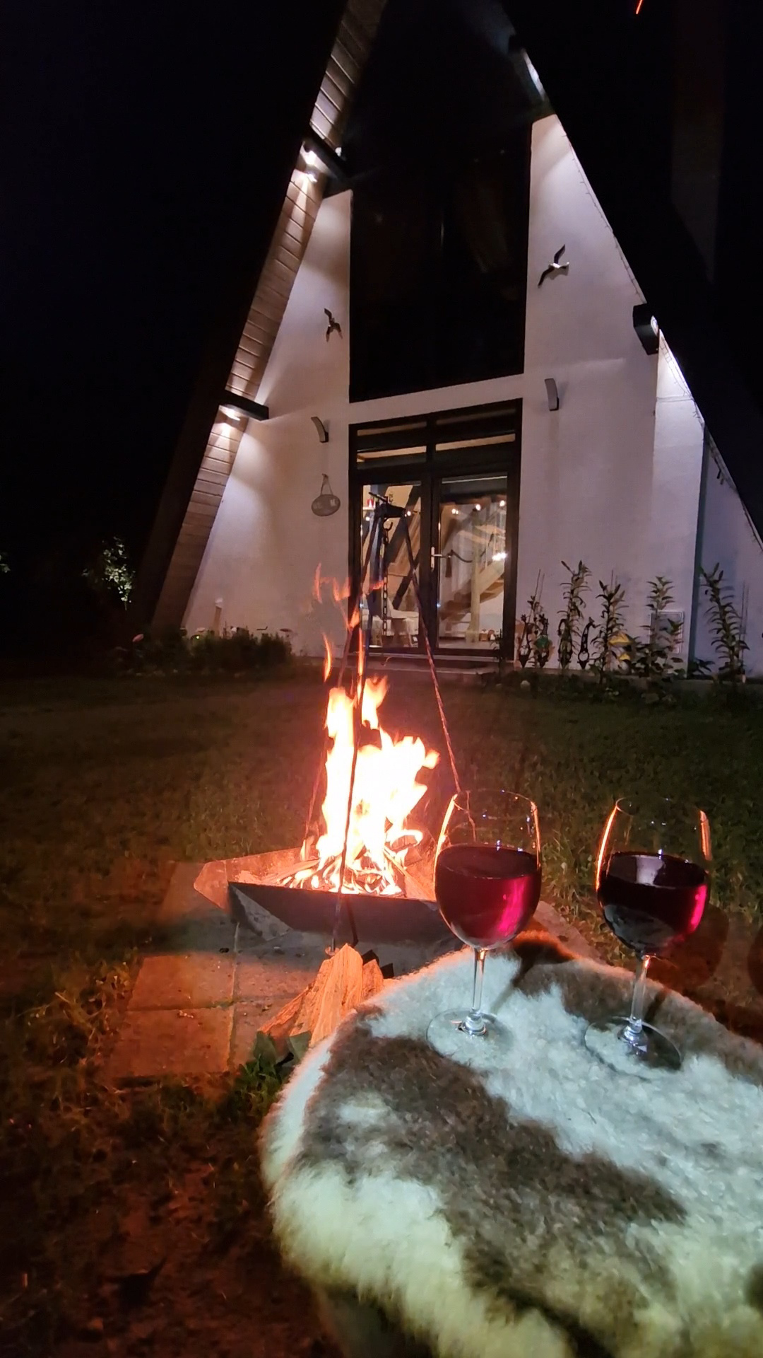 System.Collections.Generic.List`1[BluePillow.Application.SearchEngine.Dto.PhotoDto]?.ElementAt(3)?.Caption