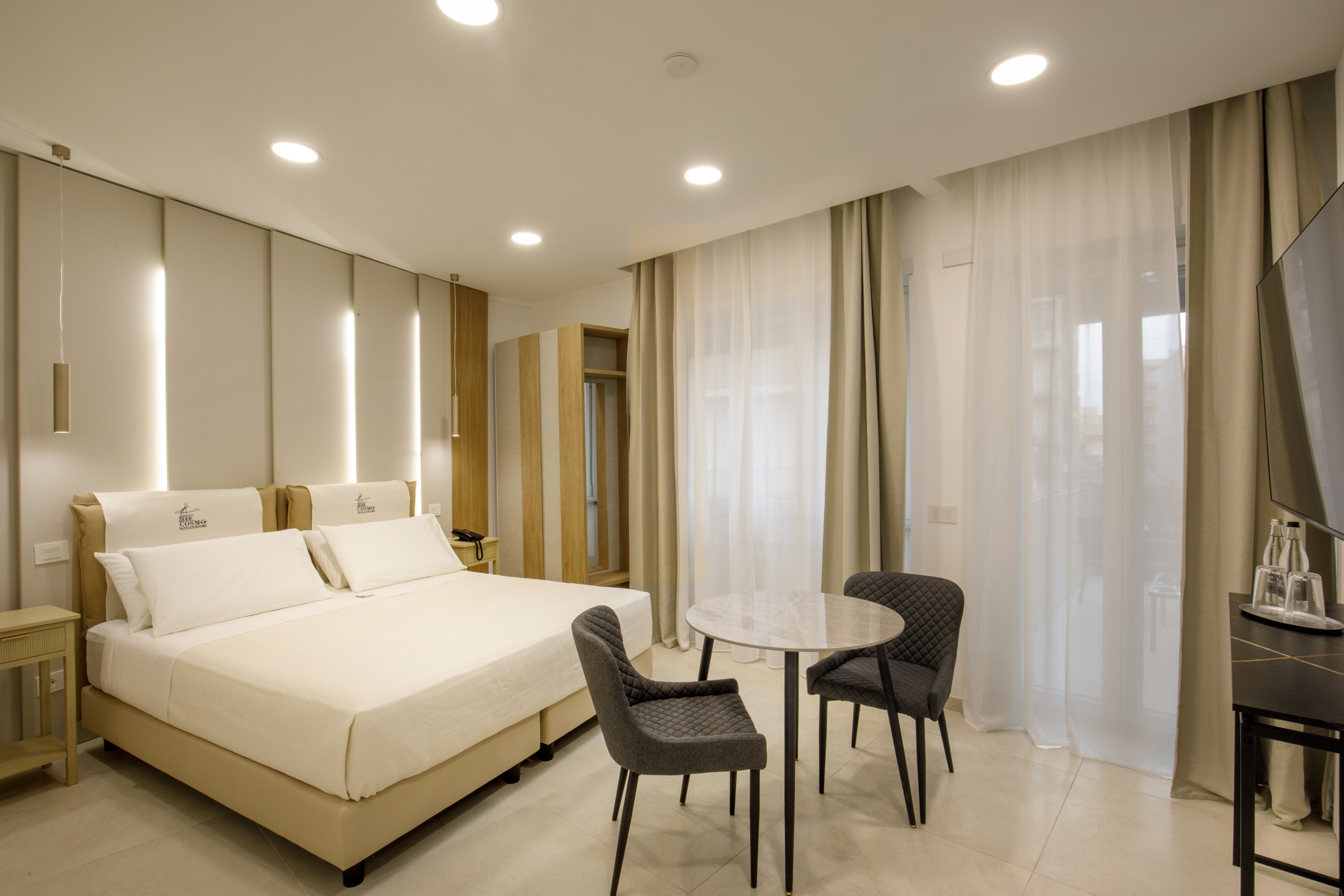 System.Collections.Generic.List`1[BluePillow.Application.SearchEngine.Dto.PhotoDto]?.ElementAt(0)?.Caption