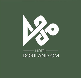 System.Collections.Generic.List`1[BluePillow.Application.SearchEngine.Dto.PhotoDto]?.ElementAt(1)?.Caption