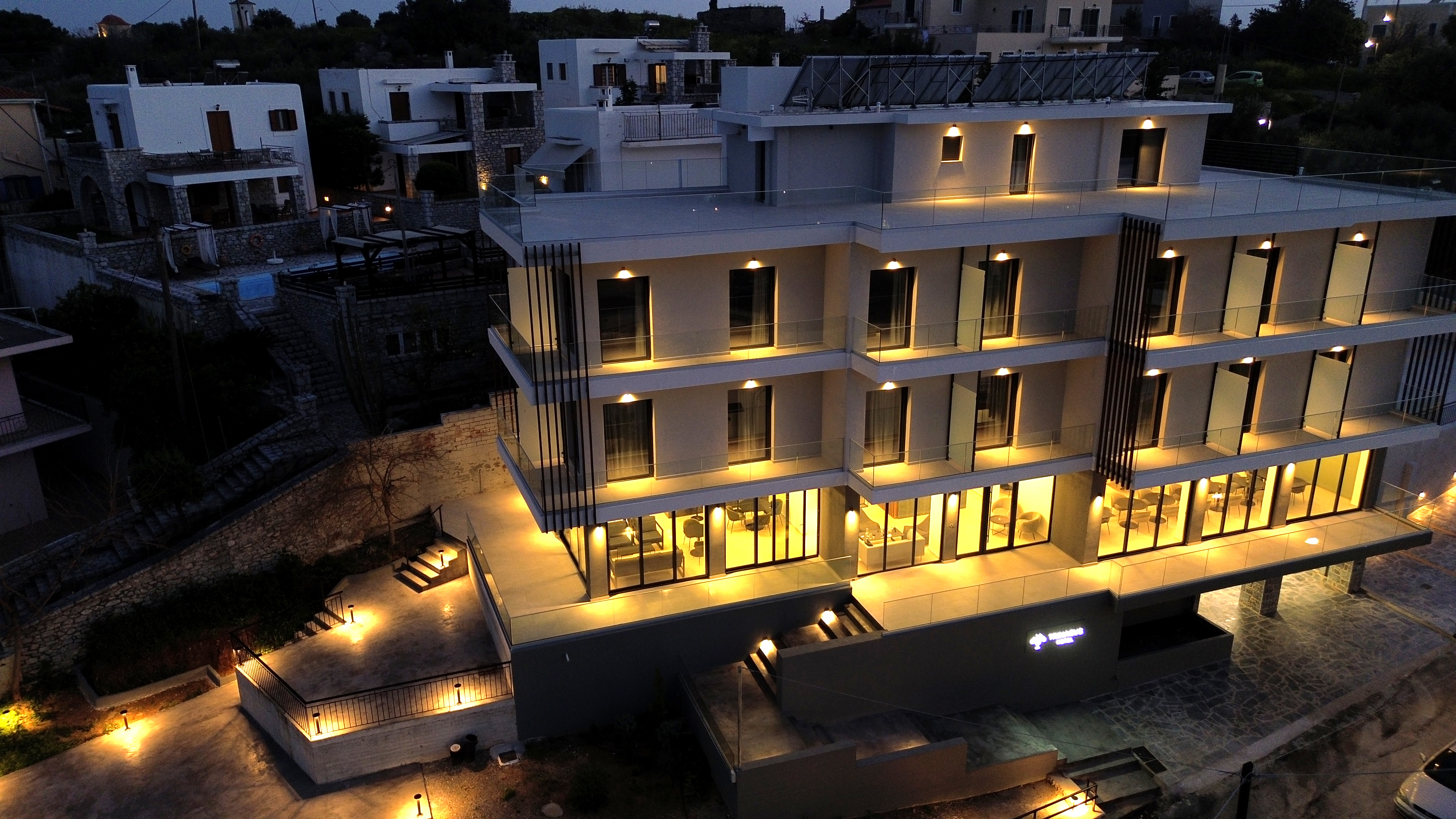 System.Collections.Generic.List`1[BluePillow.Application.SearchEngine.Dto.PhotoDto]?.ElementAt(0)?.Caption