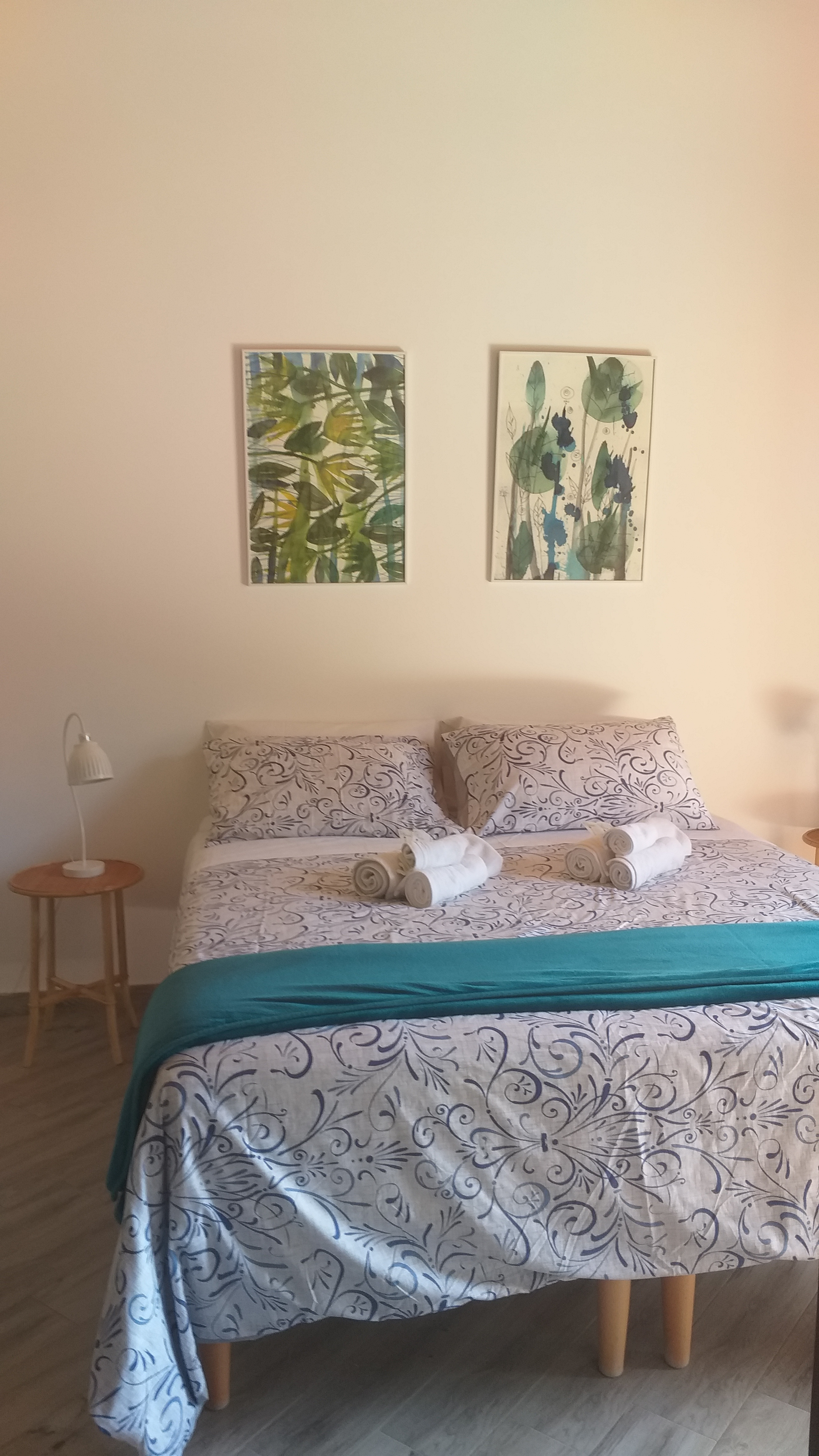 System.Collections.Generic.List`1[BluePillow.Application.SearchEngine.Dto.PhotoDto]?.ElementAt(1)?.Caption