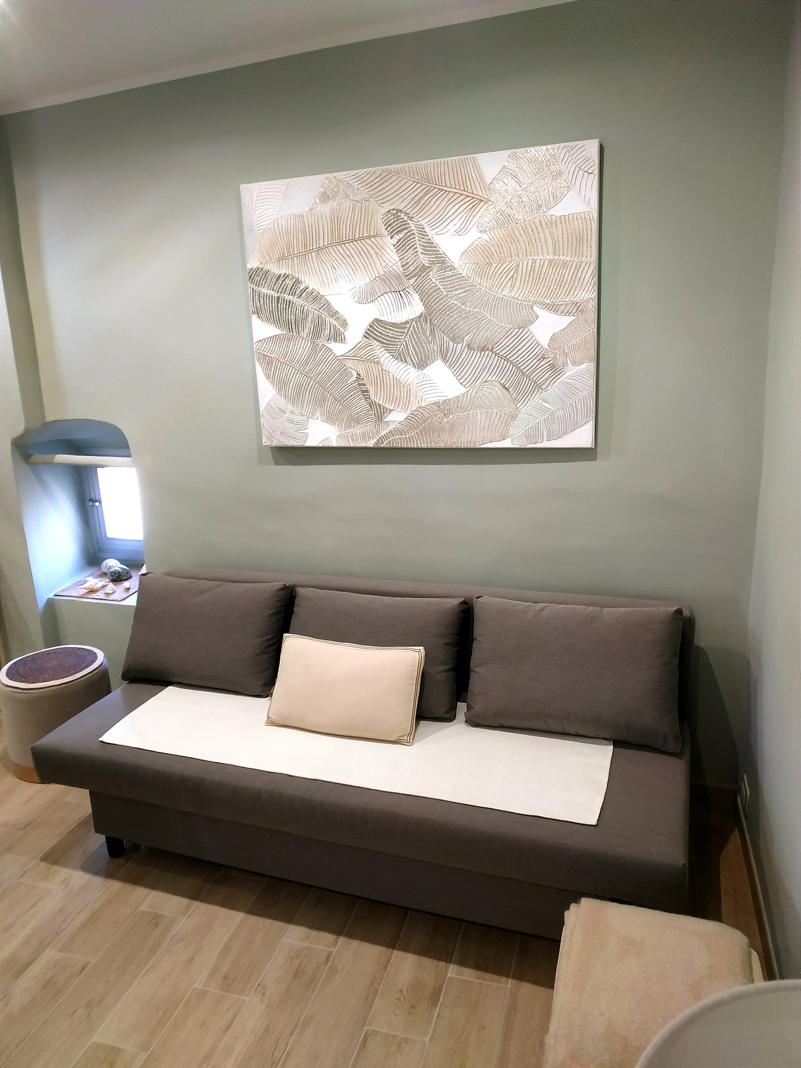 System.Collections.Generic.List`1[BluePillow.Application.SearchEngine.Dto.PhotoDto]?.ElementAt(3)?.Caption