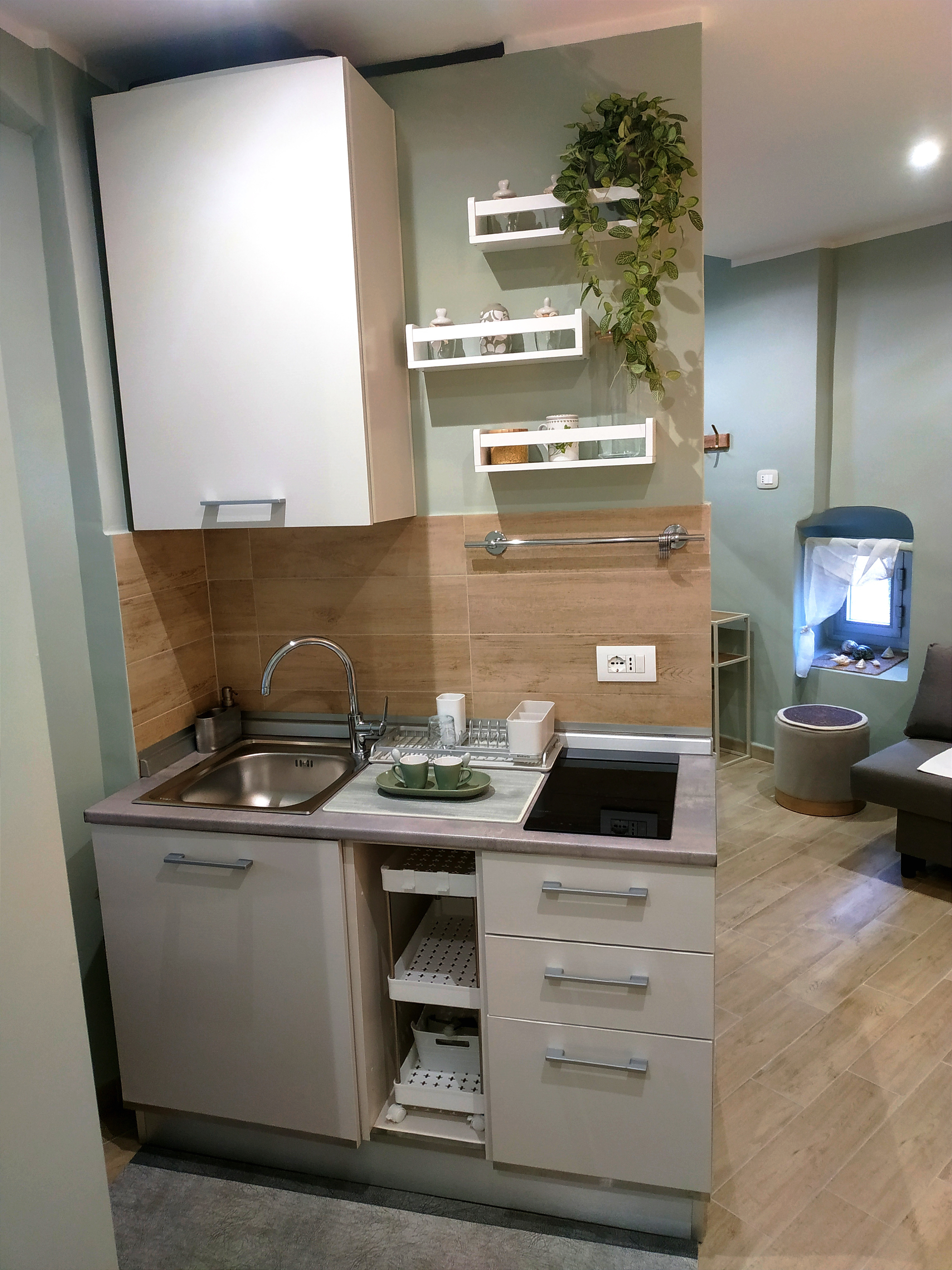 System.Collections.Generic.List`1[BluePillow.Application.SearchEngine.Dto.PhotoDto]?.ElementAt(2)?.Caption