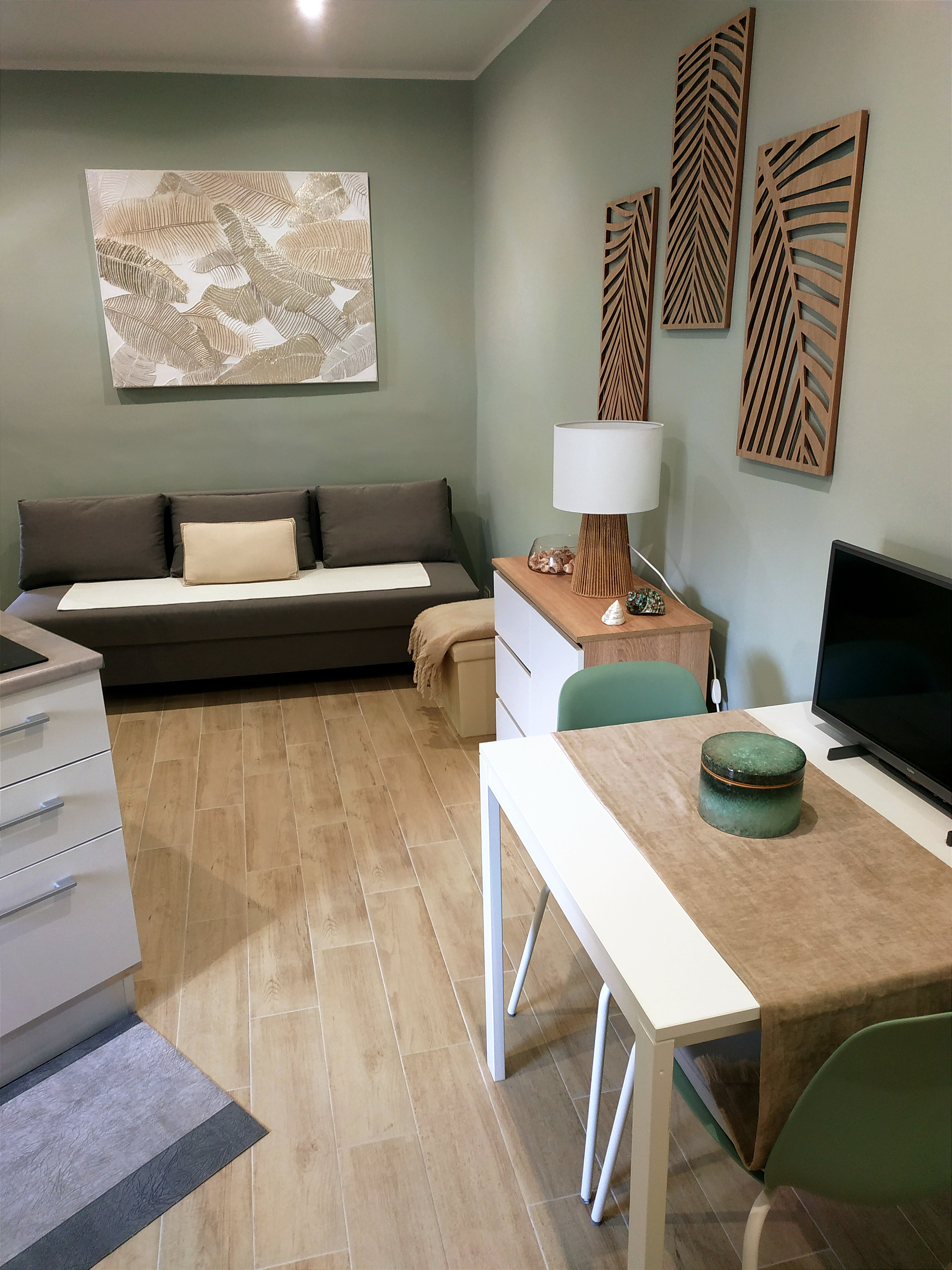 System.Collections.Generic.List`1[BluePillow.Application.SearchEngine.Dto.PhotoDto]?.ElementAt(1)?.Caption