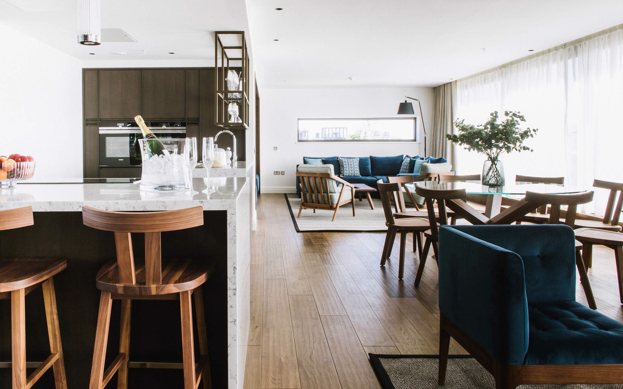 System.Collections.Generic.List`1[BluePillow.Application.SearchEngine.Dto.PhotoDto]?.ElementAt(2)?.Caption