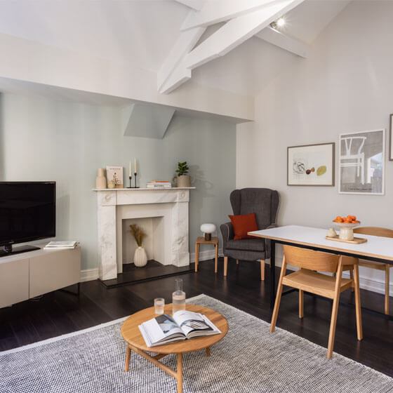 System.Collections.Generic.List`1[BluePillow.Application.SearchEngine.Dto.PhotoDto]?.ElementAt(3)?.Caption