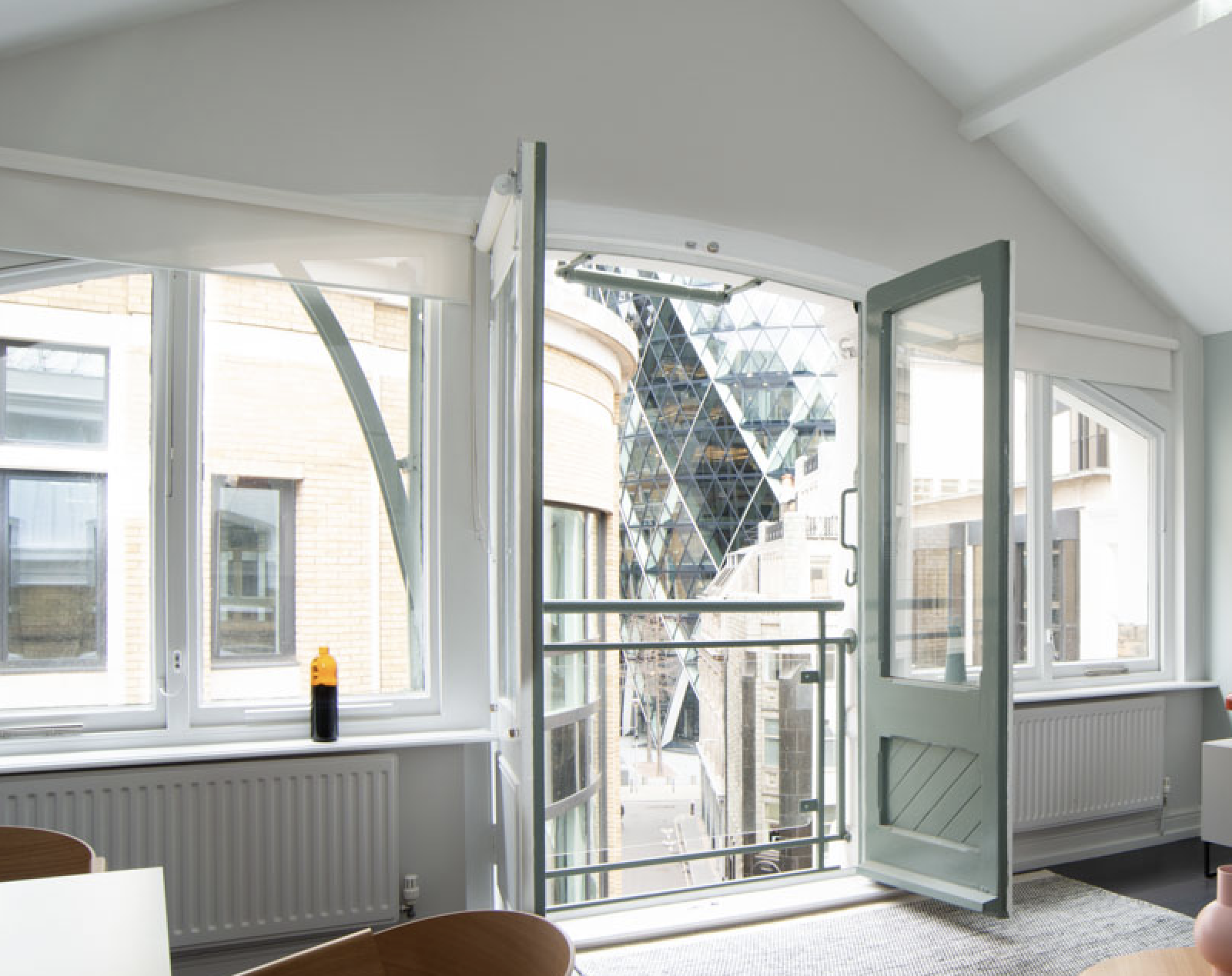 System.Collections.Generic.List`1[BluePillow.Application.SearchEngine.Dto.PhotoDto]?.ElementAt(0)?.Caption