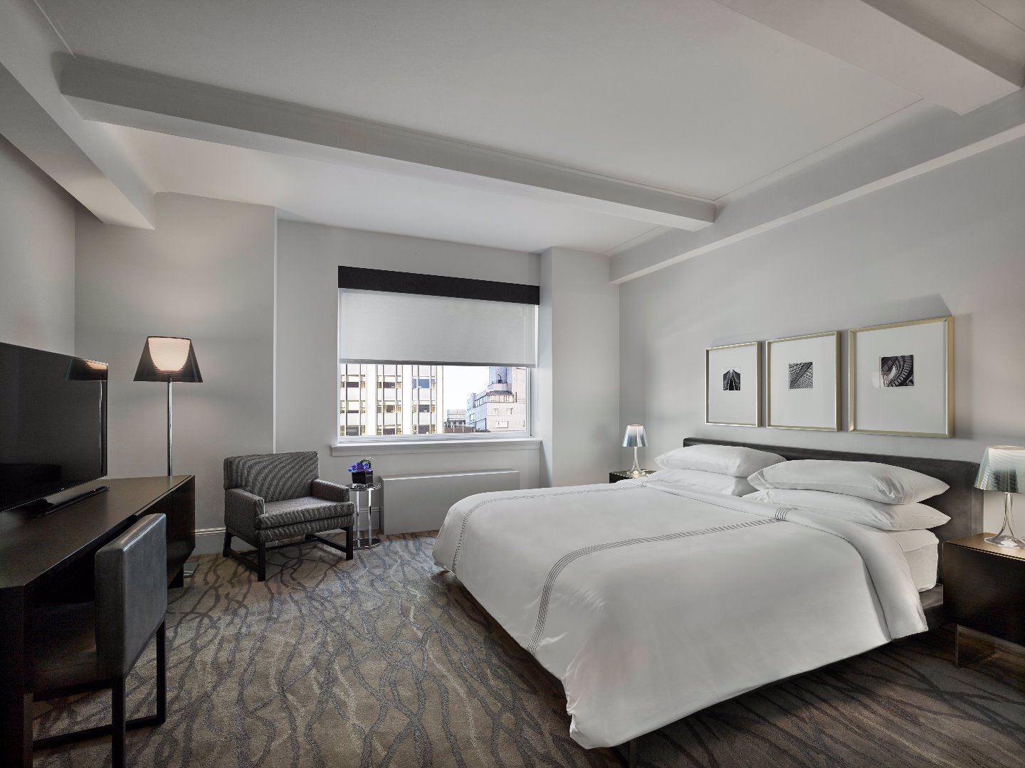 System.Collections.Generic.List`1[BluePillow.Application.SearchEngine.Dto.PhotoDto]?.ElementAt(3)?.Caption