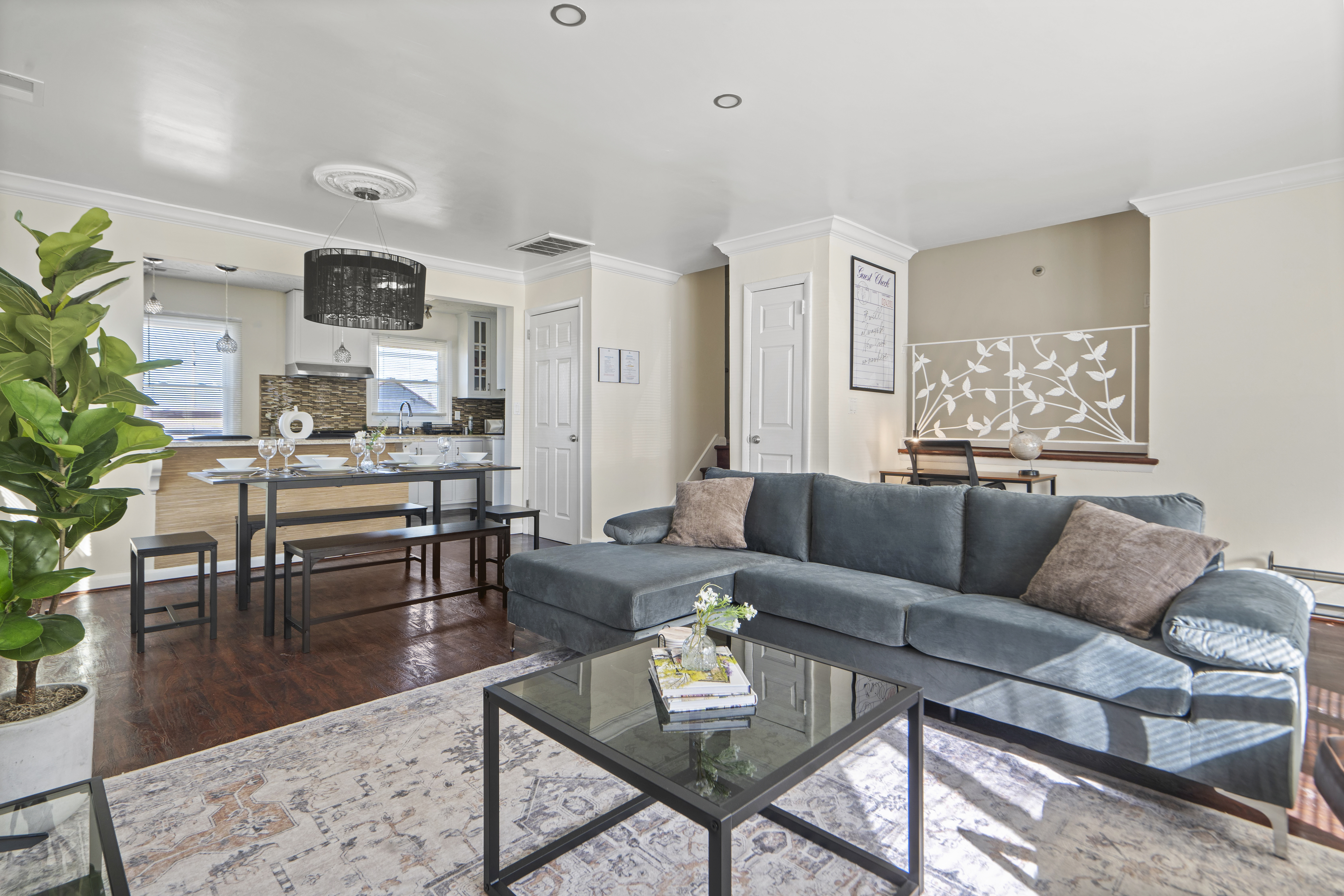 System.Collections.Generic.List`1[BluePillow.Application.SearchEngine.Dto.PhotoDto]?.ElementAt(2)?.Caption