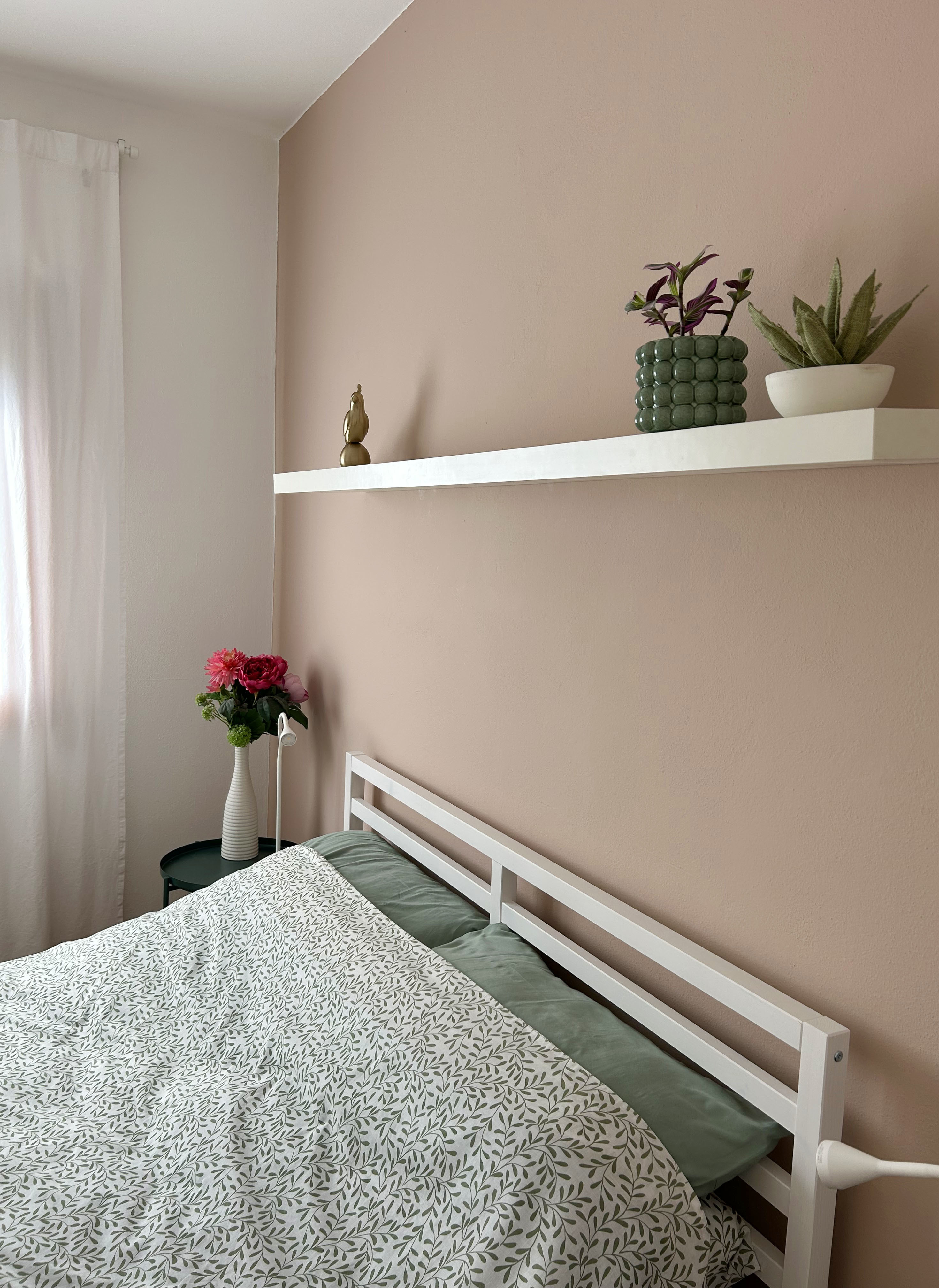 System.Collections.Generic.List`1[BluePillow.Application.SearchEngine.Dto.PhotoDto]?.ElementAt(2)?.Caption