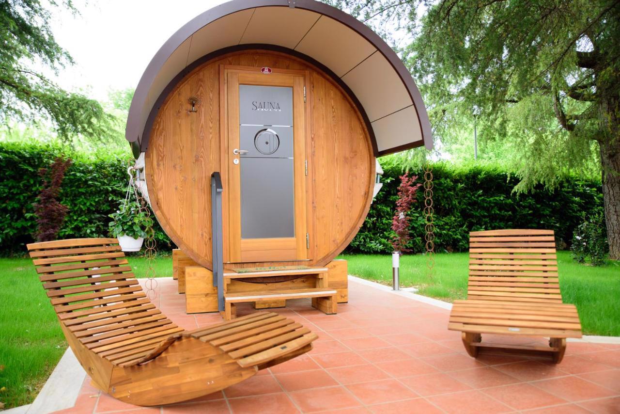 System.Collections.Generic.List`1[BluePillow.Application.SearchEngine.Dto.PhotoDto]?.ElementAt(2)?.Caption