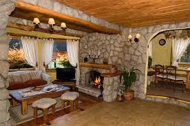 System.Collections.Generic.List`1[BluePillow.Application.SearchEngine.Dto.PhotoDto]?.ElementAt(3)?.Caption