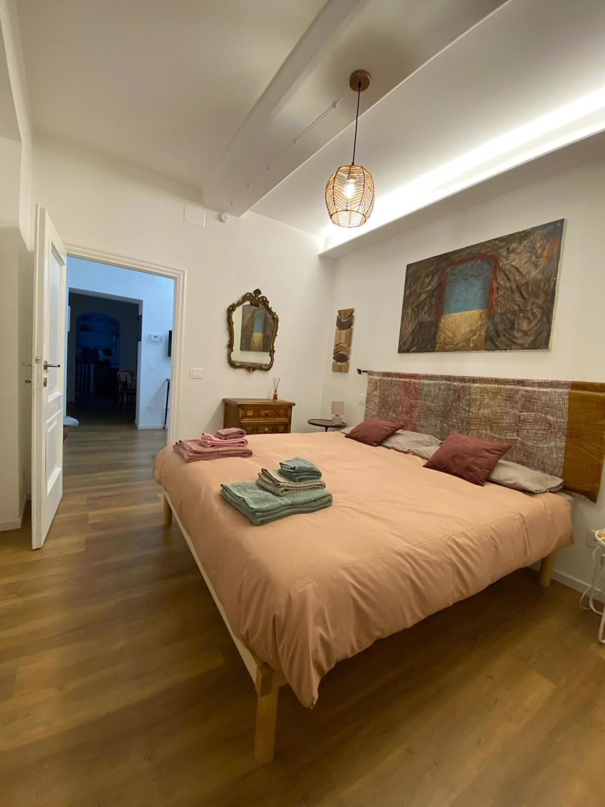 System.Collections.Generic.List`1[BluePillow.Application.SearchEngine.Dto.PhotoDto]?.ElementAt(1)?.Caption