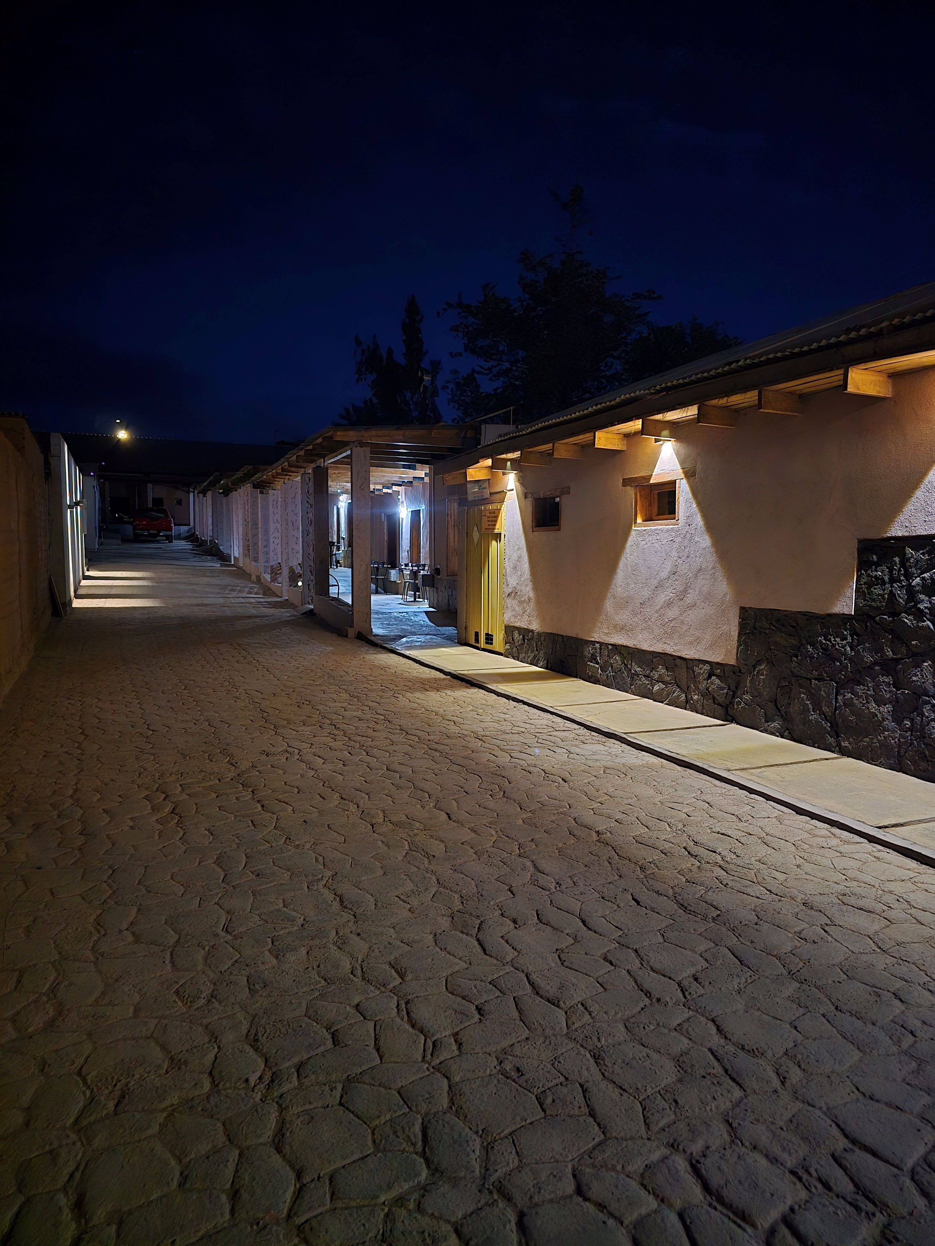 System.Collections.Generic.List`1[BluePillow.Application.SearchEngine.Dto.PhotoDto]?.ElementAt(2)?.Caption