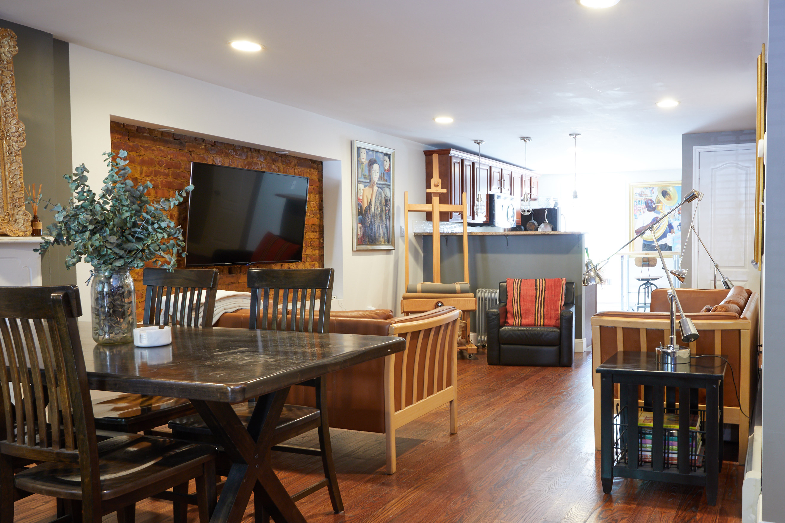 System.Collections.Generic.List`1[BluePillow.Application.SearchEngine.Dto.PhotoDto]?.ElementAt(0)?.Caption