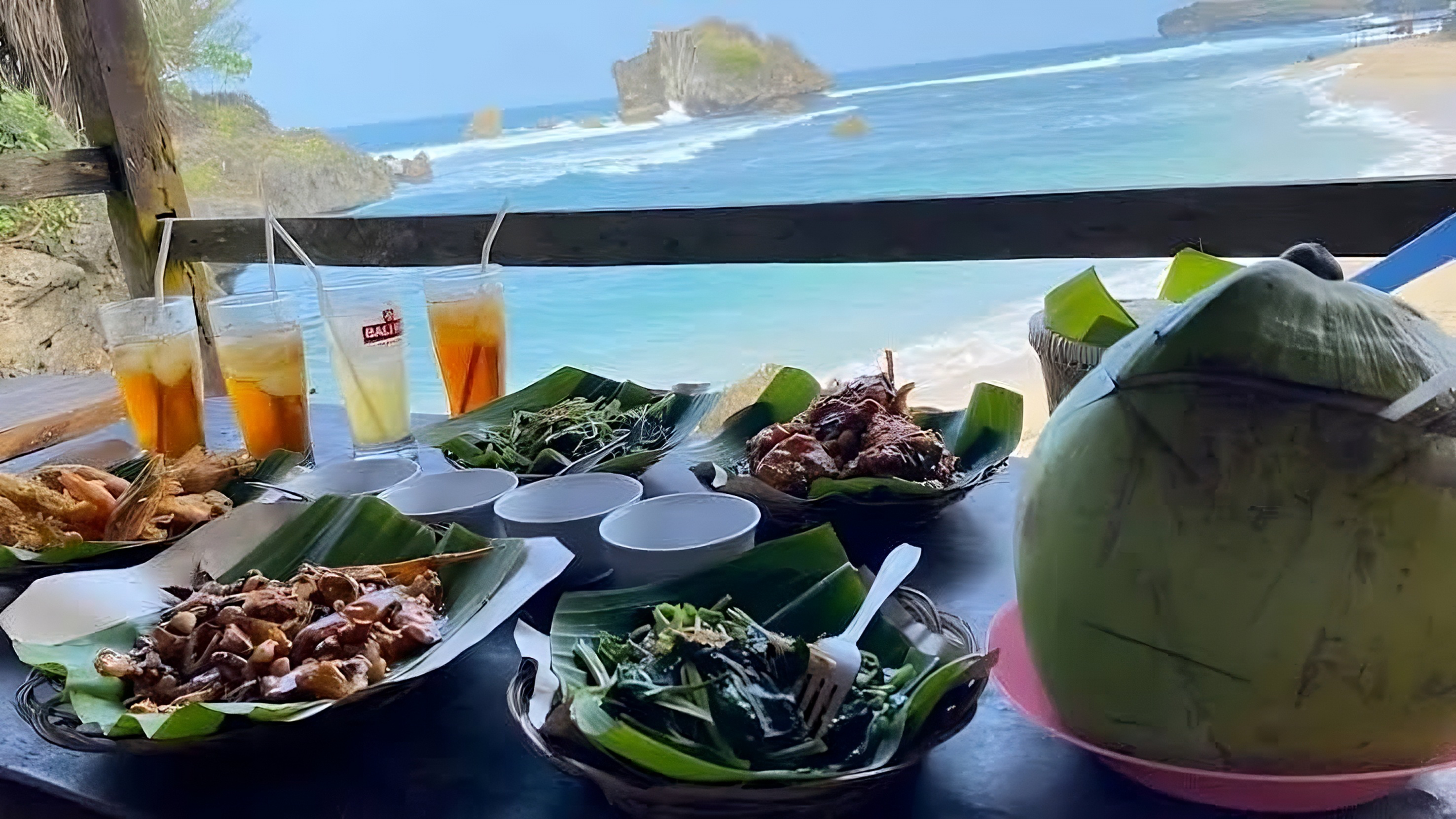 System.Collections.Generic.List`1[BluePillow.Application.SearchEngine.Dto.PhotoDto]?.ElementAt(0)?.Caption