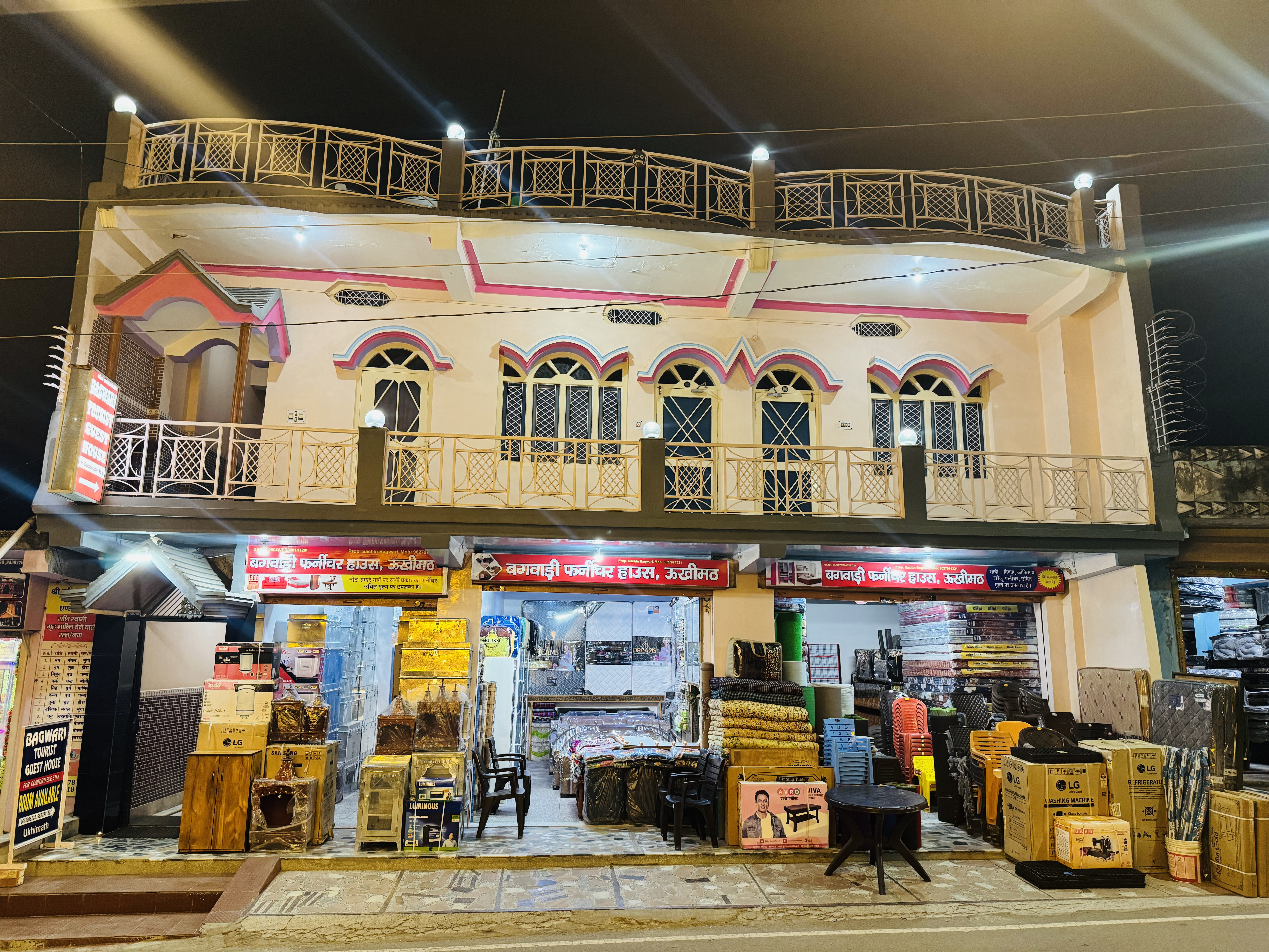 System.Collections.Generic.List`1[BluePillow.Application.SearchEngine.Dto.PhotoDto]?.ElementAt(0)?.Caption