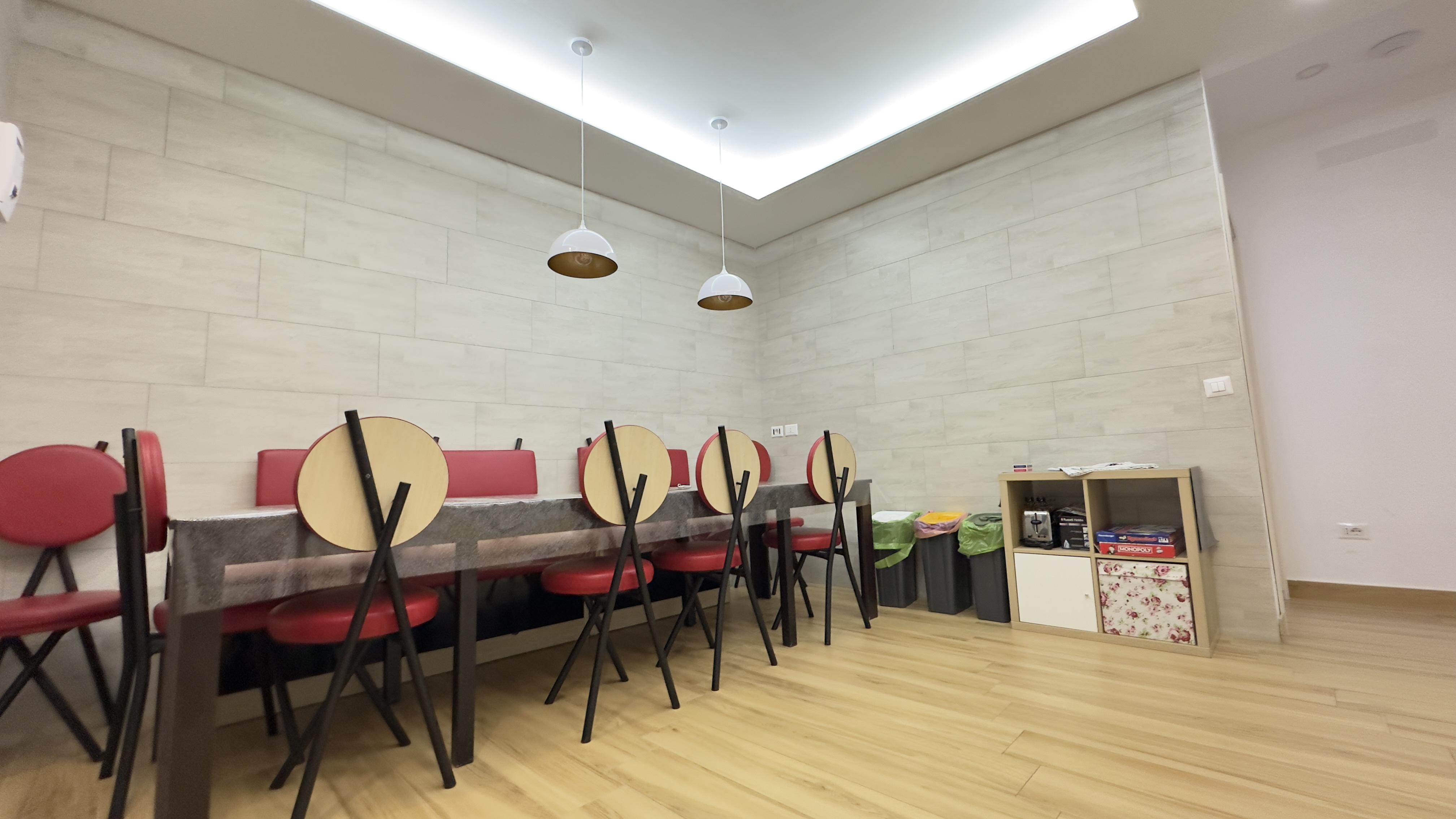 System.Collections.Generic.List`1[BluePillow.Application.SearchEngine.Dto.PhotoDto]?.ElementAt(2)?.Caption