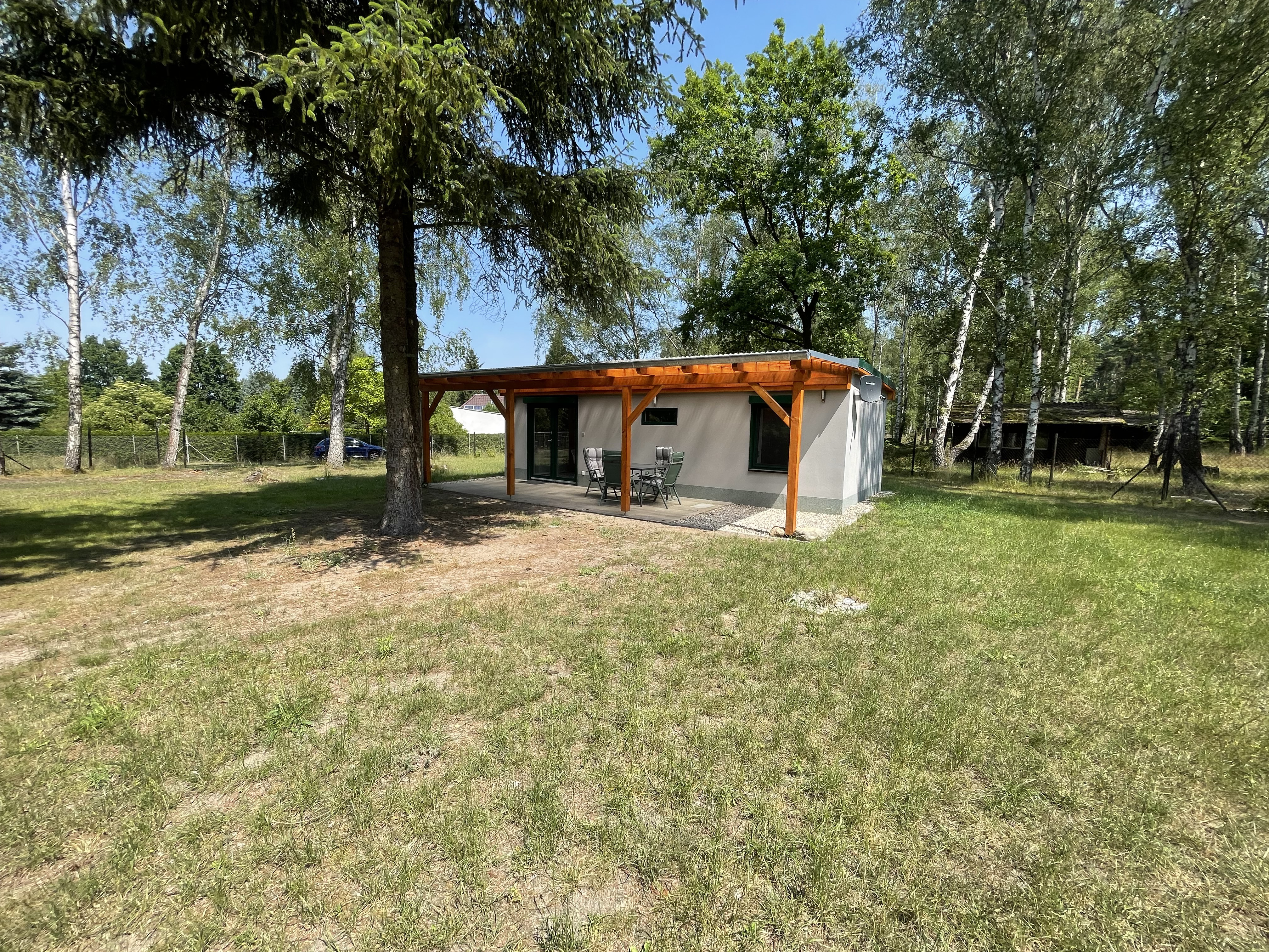 System.Collections.Generic.List`1[BluePillow.Application.SearchEngine.Dto.PhotoDto]?.ElementAt(1)?.Caption