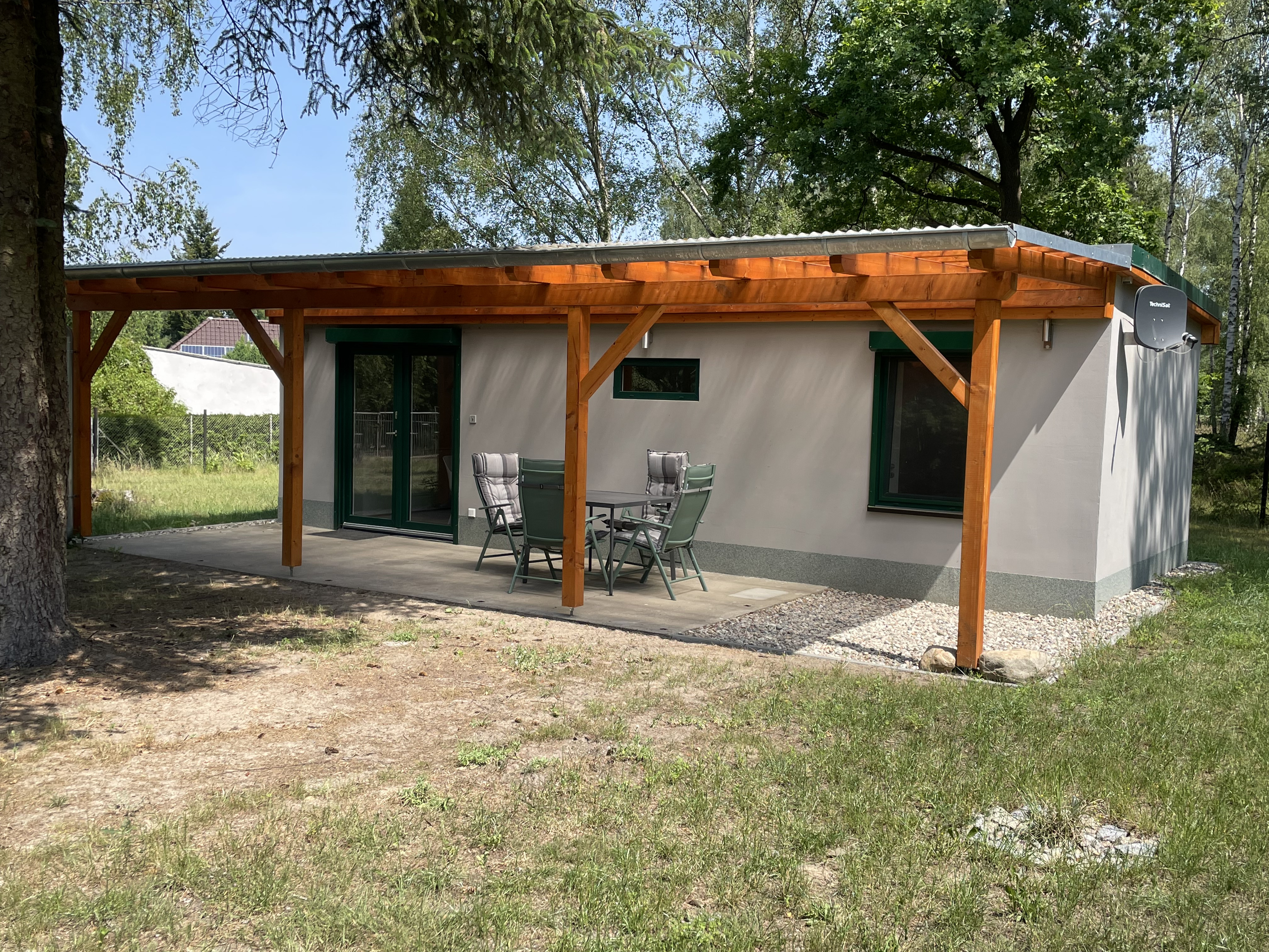 System.Collections.Generic.List`1[BluePillow.Application.SearchEngine.Dto.PhotoDto]?.ElementAt(0)?.Caption