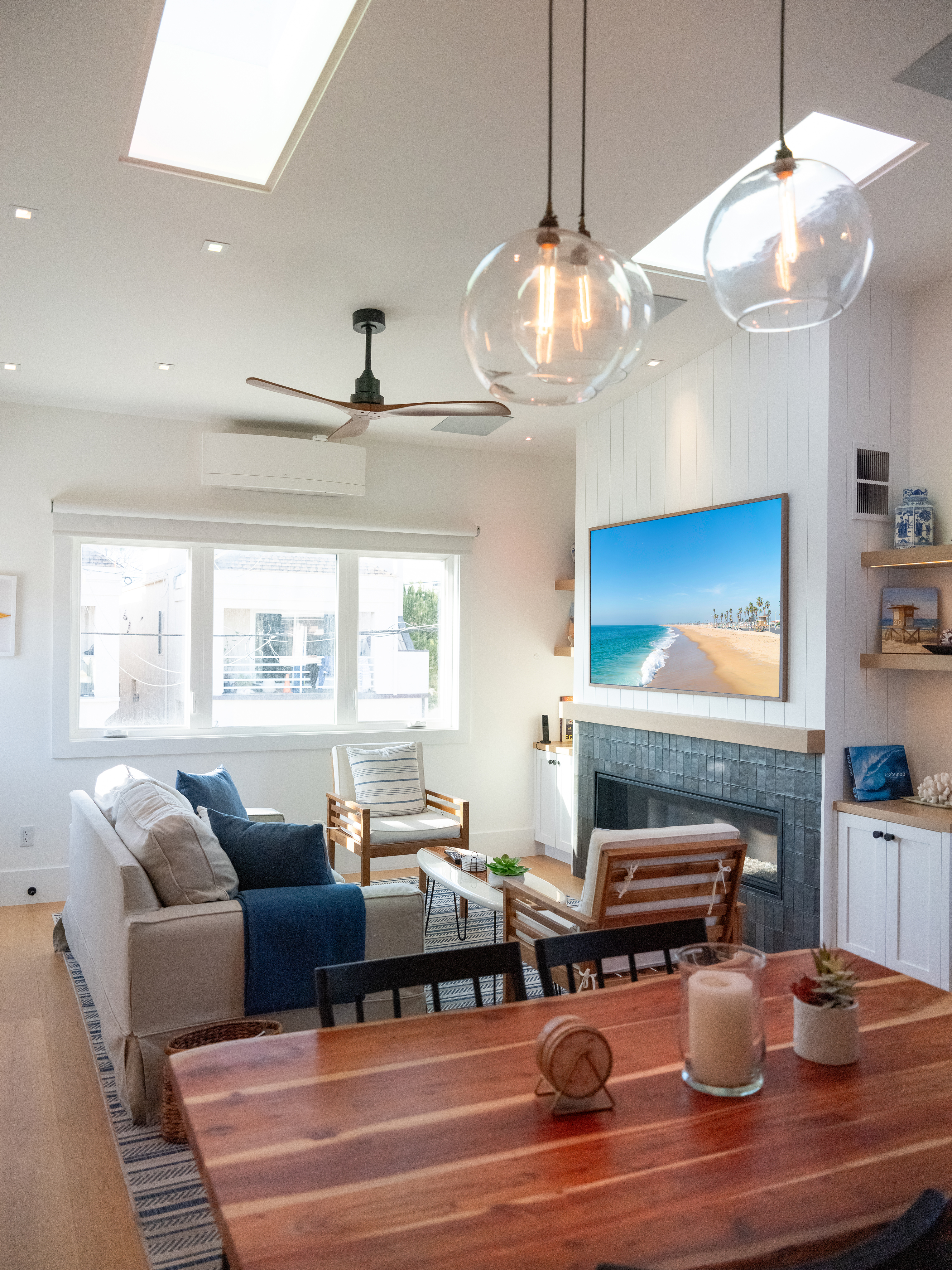 System.Collections.Generic.List`1[BluePillow.Application.SearchEngine.Dto.PhotoDto]?.ElementAt(2)?.Caption