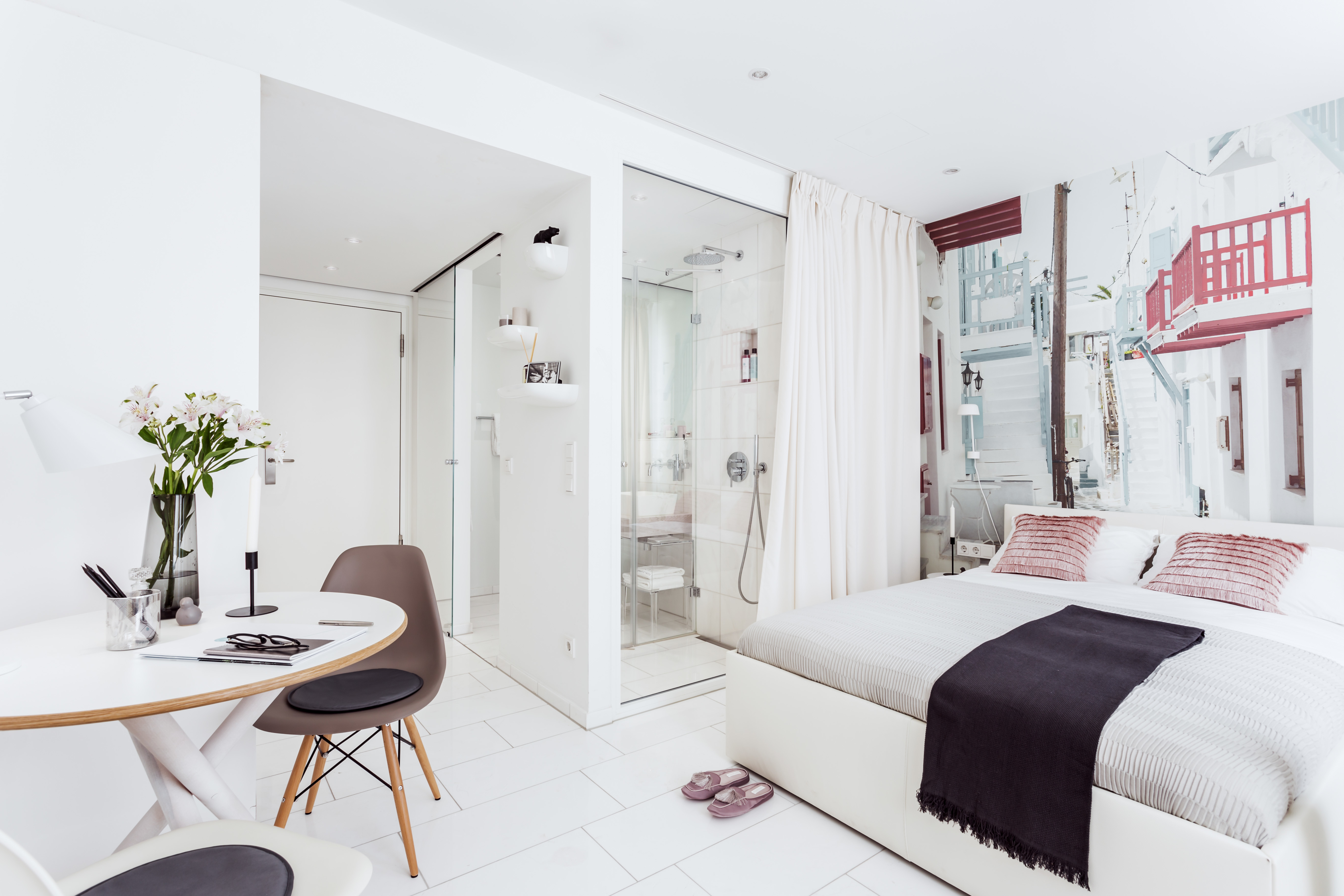 System.Collections.Generic.List`1[BluePillow.Application.SearchEngine.Dto.PhotoDto]?.ElementAt(0)?.Caption