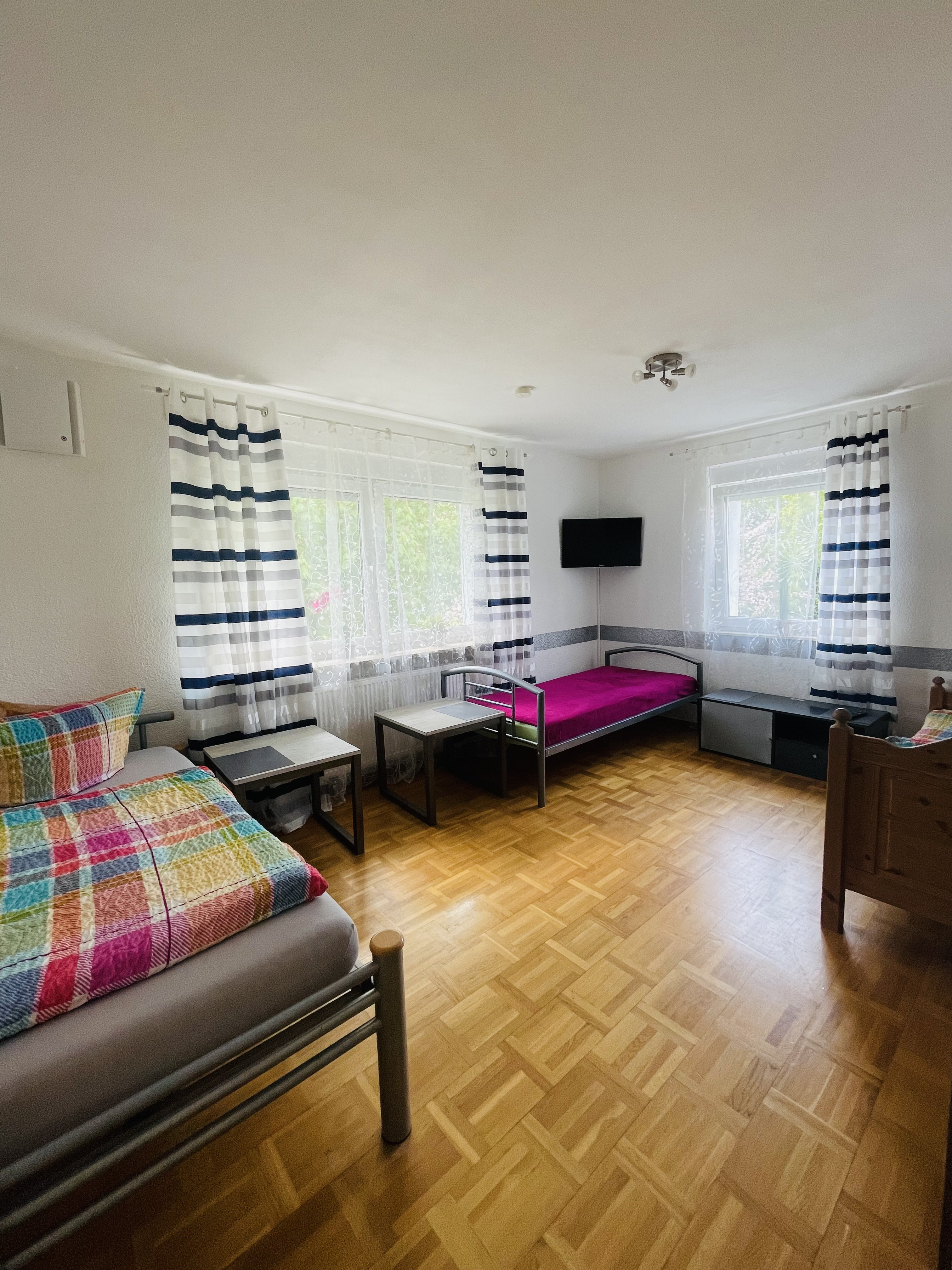 System.Collections.Generic.List`1[BluePillow.Application.SearchEngine.Dto.PhotoDto]?.ElementAt(2)?.Caption