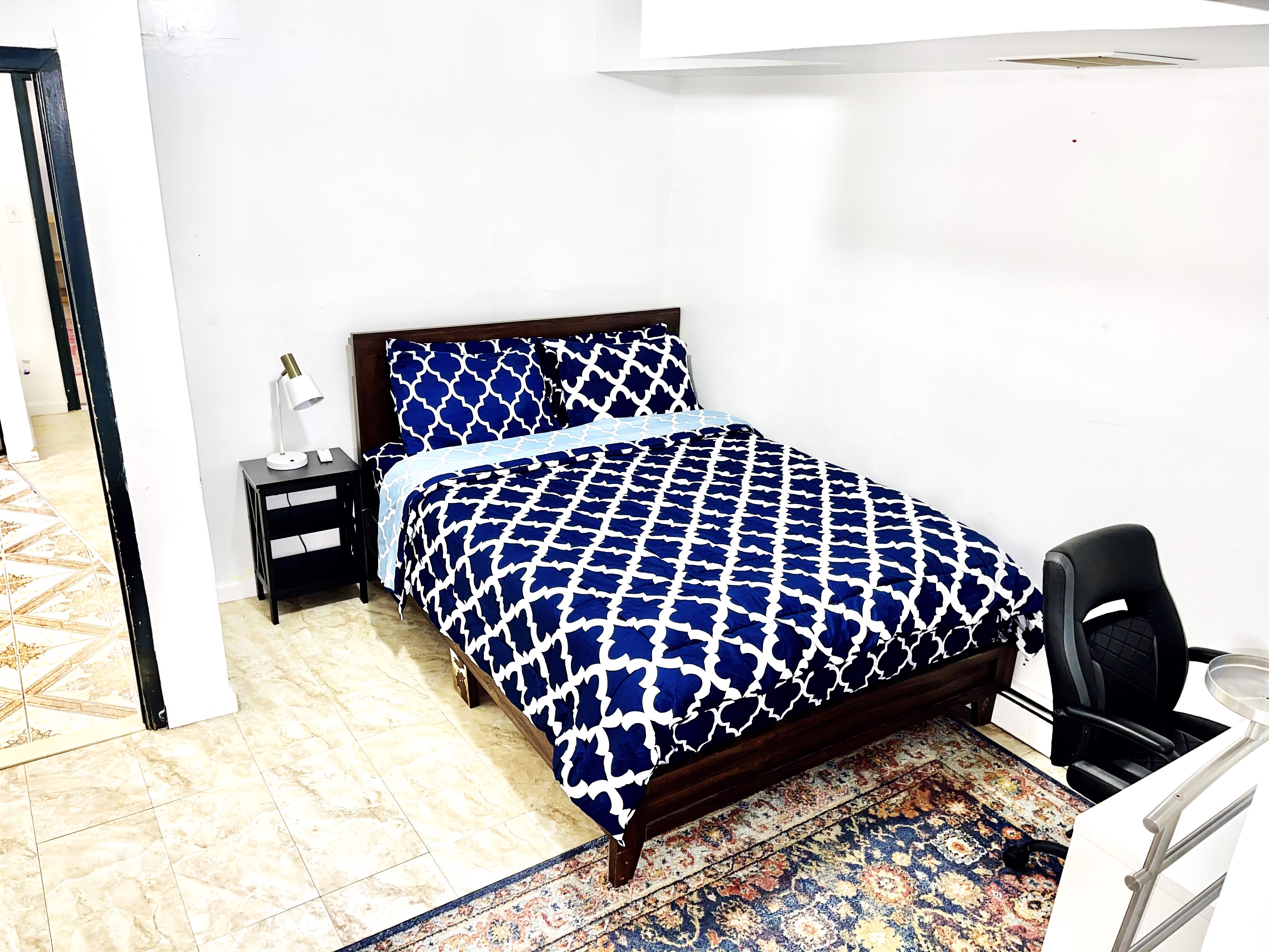 System.Collections.Generic.List`1[BluePillow.Application.SearchEngine.Dto.PhotoDto]?.ElementAt(2)?.Caption