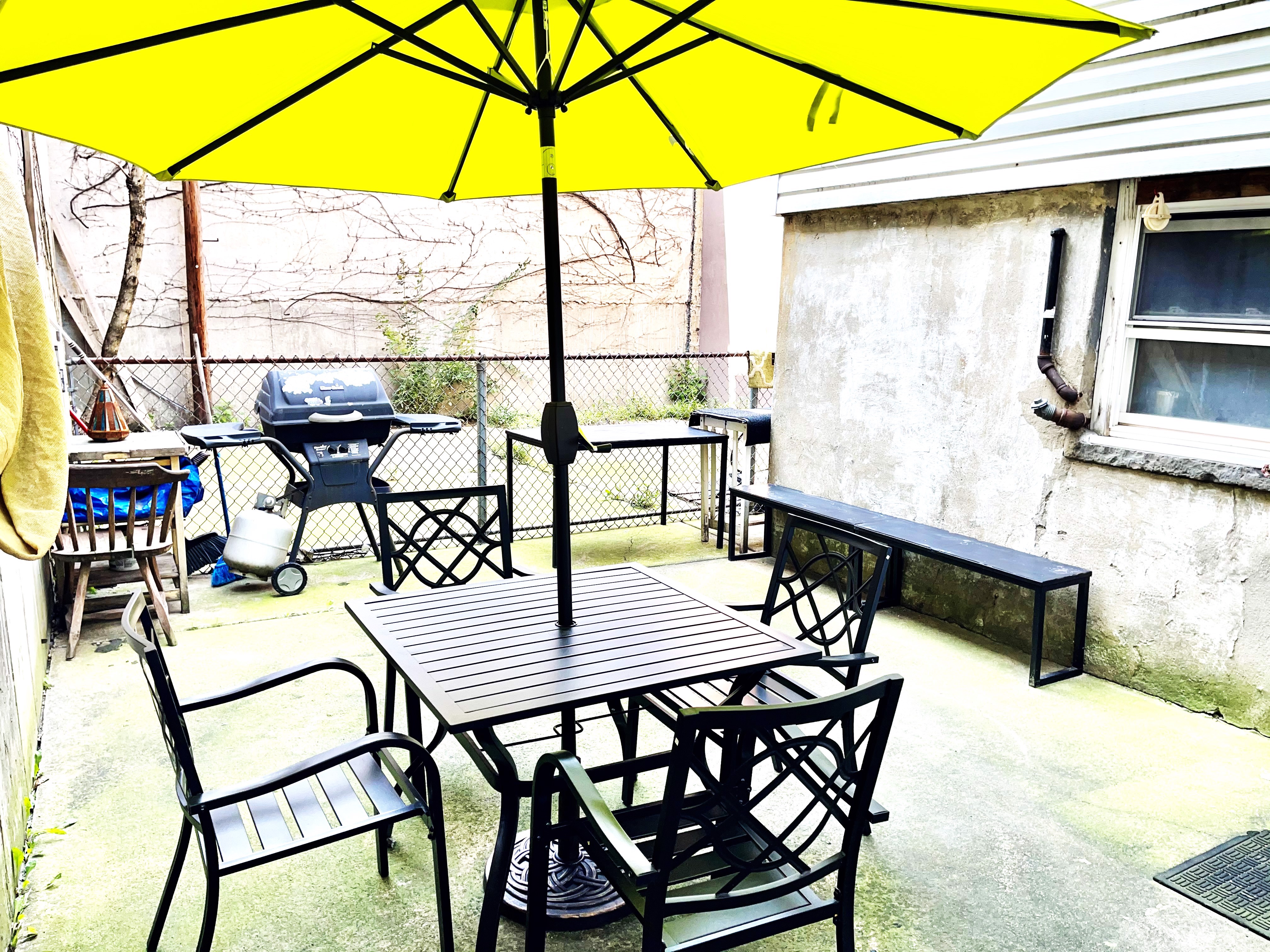 System.Collections.Generic.List`1[BluePillow.Application.SearchEngine.Dto.PhotoDto]?.ElementAt(3)?.Caption