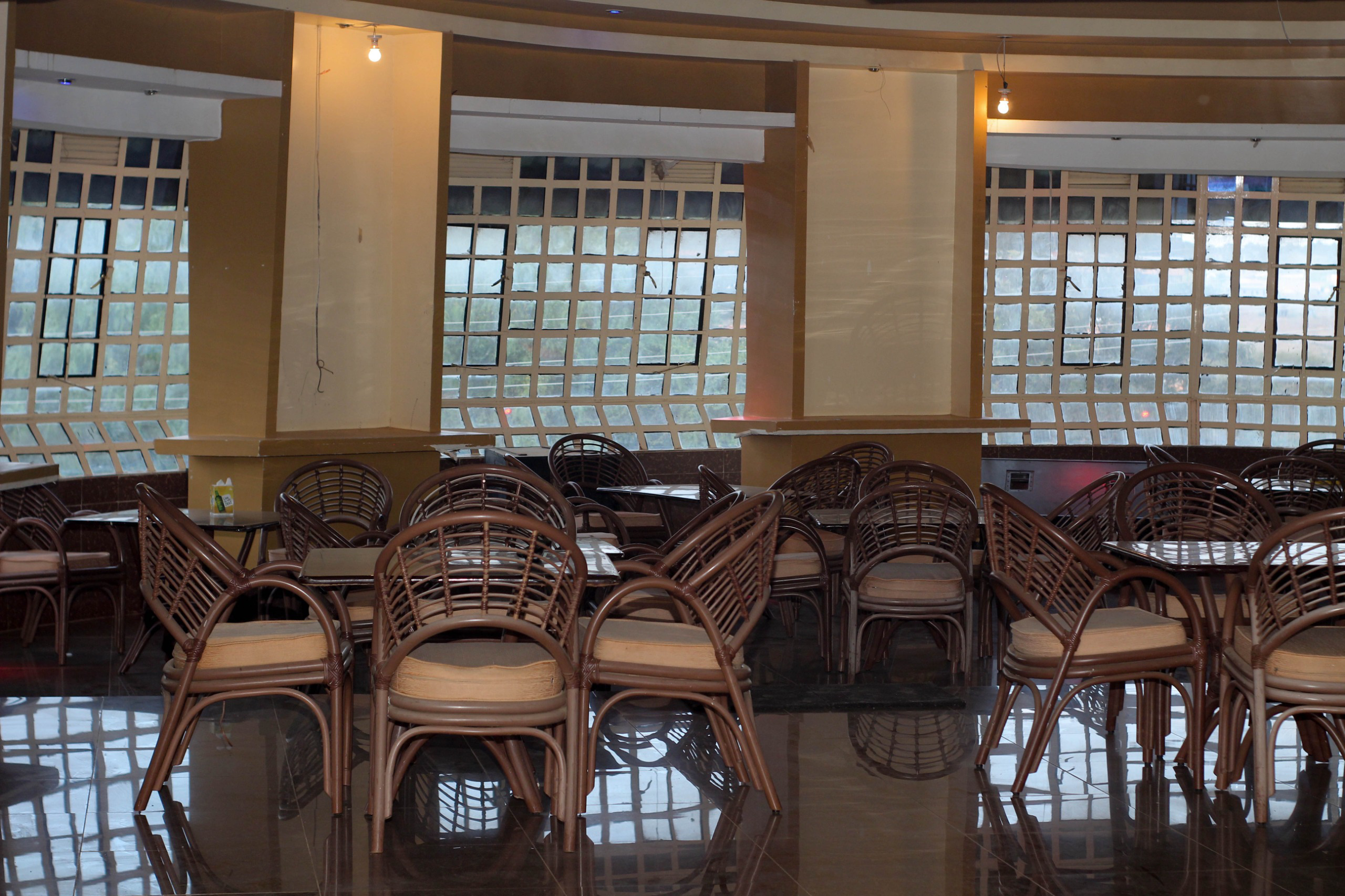 System.Collections.Generic.List`1[BluePillow.Application.SearchEngine.Dto.PhotoDto]?.ElementAt(3)?.Caption