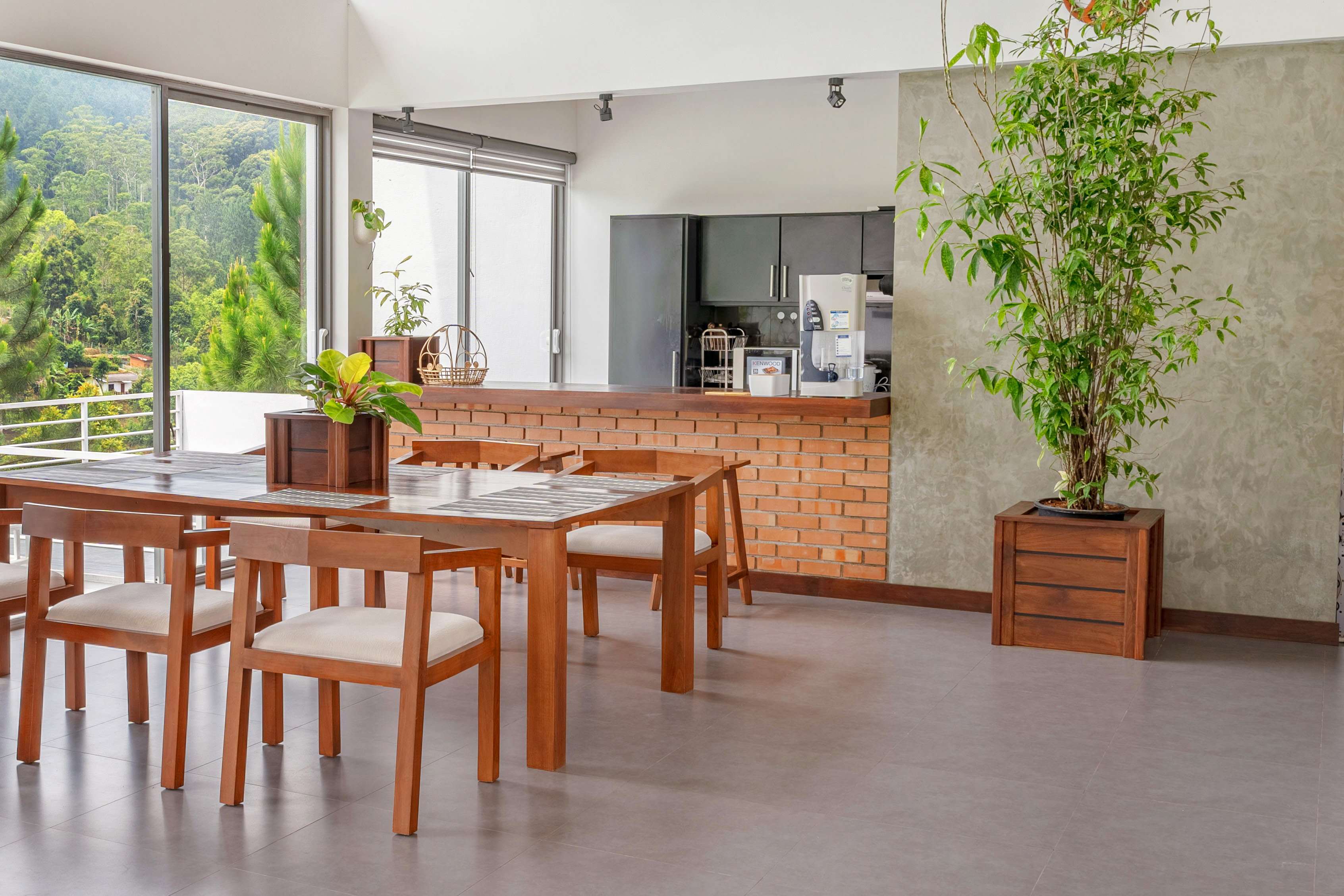 System.Collections.Generic.List`1[BluePillow.Application.SearchEngine.Dto.PhotoDto]?.ElementAt(0)?.Caption