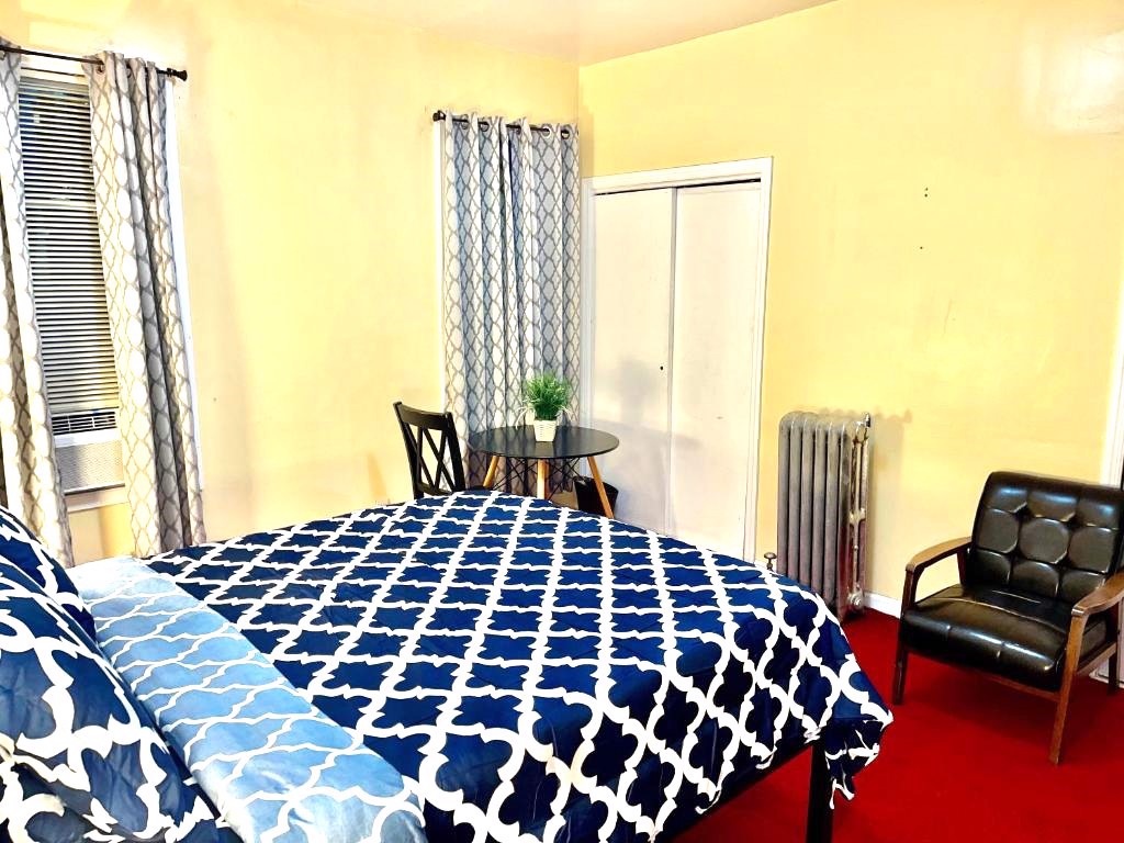 System.Collections.Generic.List`1[BluePillow.Application.SearchEngine.Dto.PhotoDto]?.ElementAt(2)?.Caption