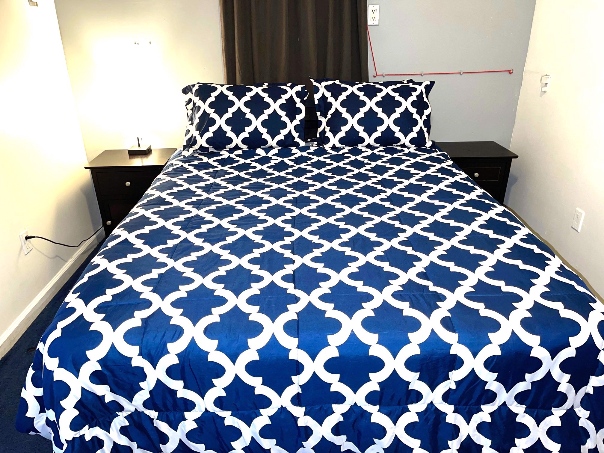 System.Collections.Generic.List`1[BluePillow.Application.SearchEngine.Dto.PhotoDto]?.ElementAt(3)?.Caption