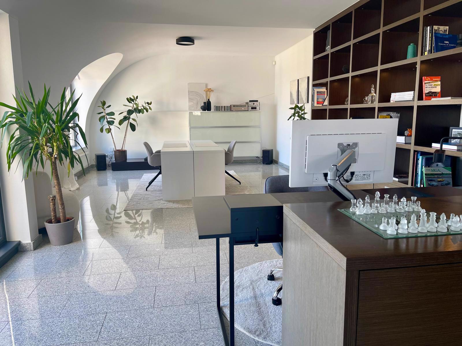 System.Collections.Generic.List`1[BluePillow.Application.SearchEngine.Dto.PhotoDto]?.ElementAt(3)?.Caption