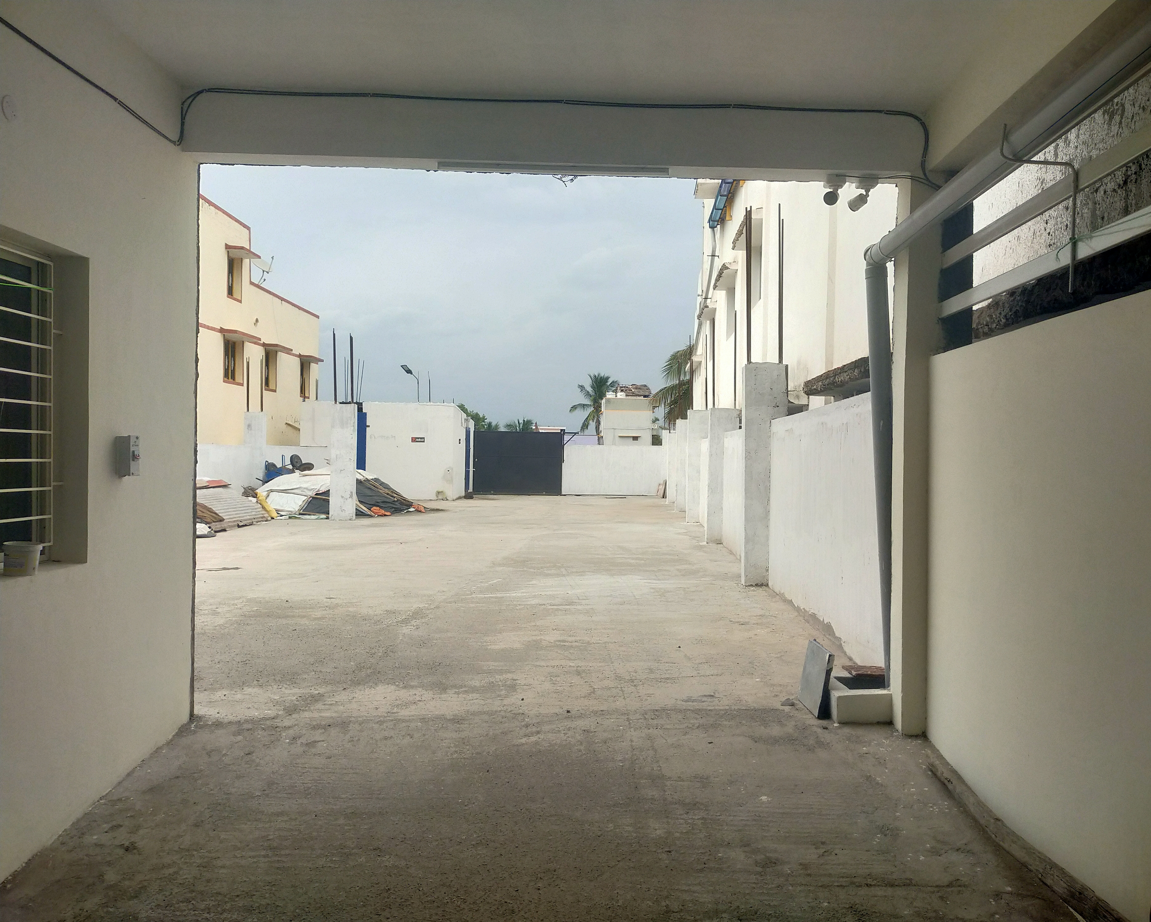 System.Collections.Generic.List`1[BluePillow.Application.SearchEngine.Dto.PhotoDto]?.ElementAt(1)?.Caption