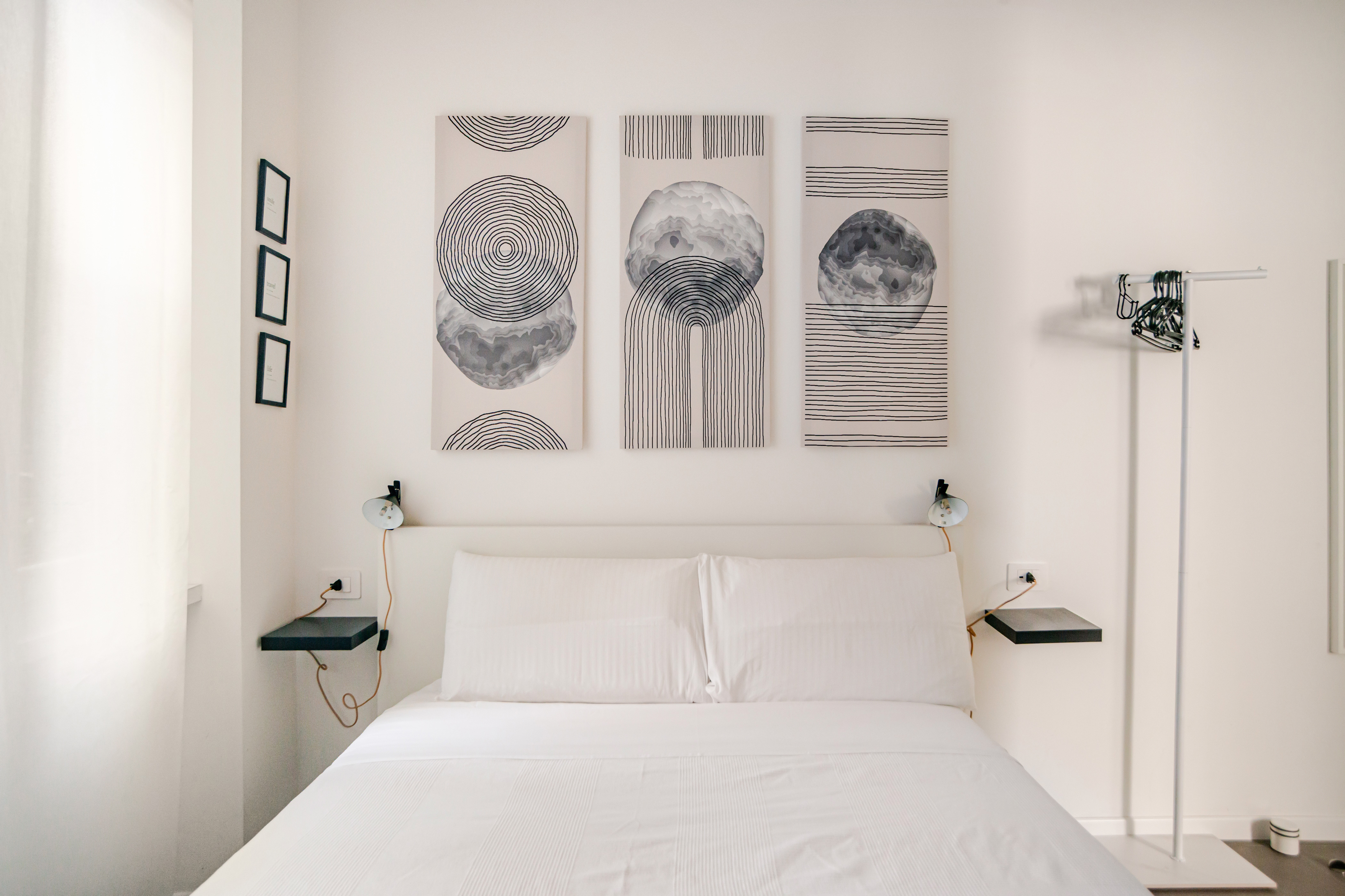 System.Collections.Generic.List`1[BluePillow.Application.SearchEngine.Dto.PhotoDto]?.ElementAt(0)?.Caption