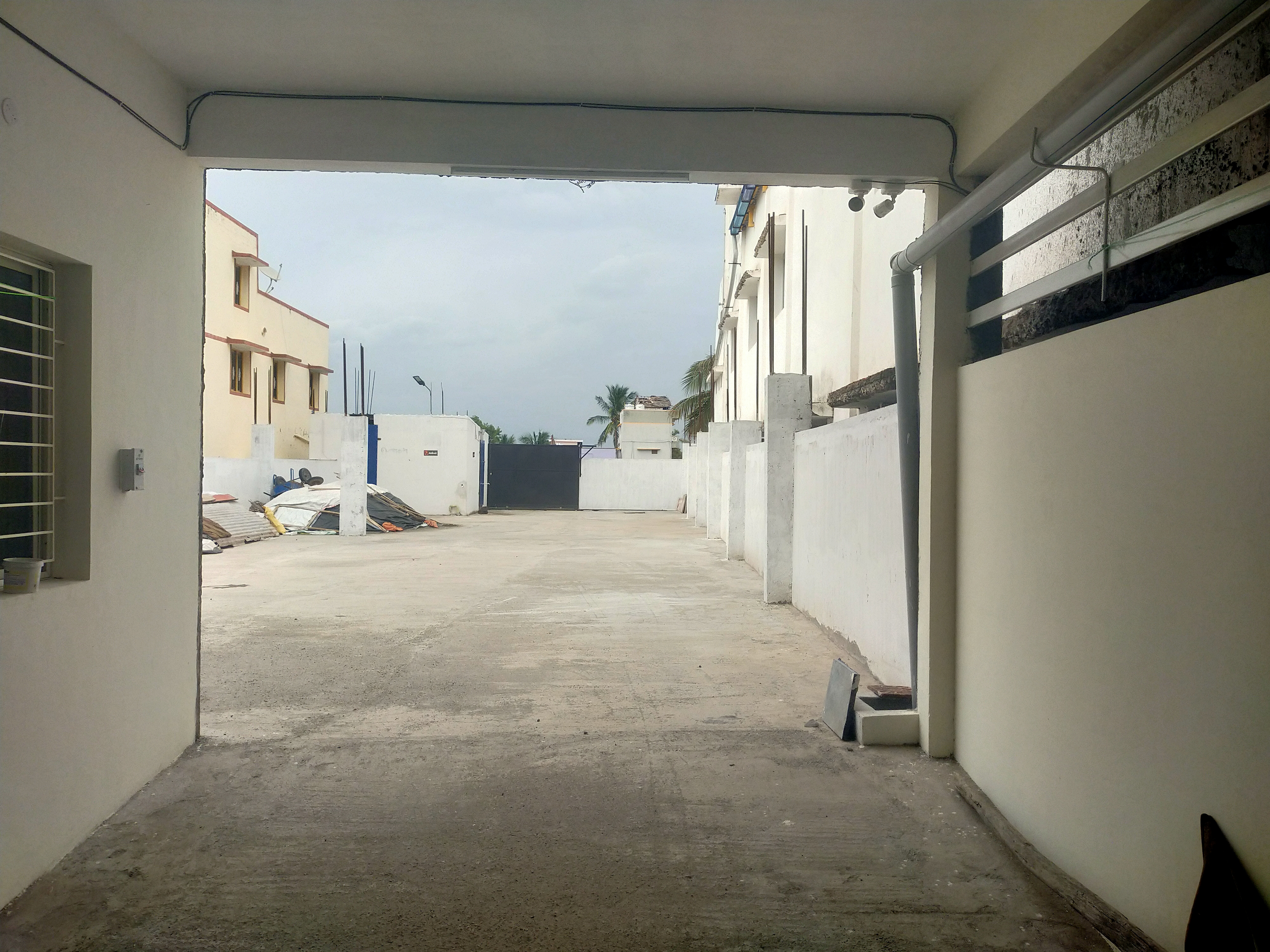 System.Collections.Generic.List`1[BluePillow.Application.SearchEngine.Dto.PhotoDto]?.ElementAt(1)?.Caption